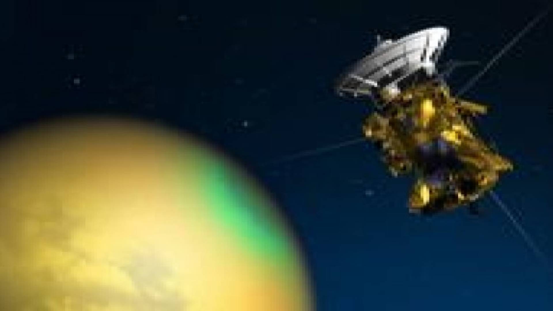 مسبار كاسيني يلتقط صورا فوتوغرافية لقمر زحل تيتانوس