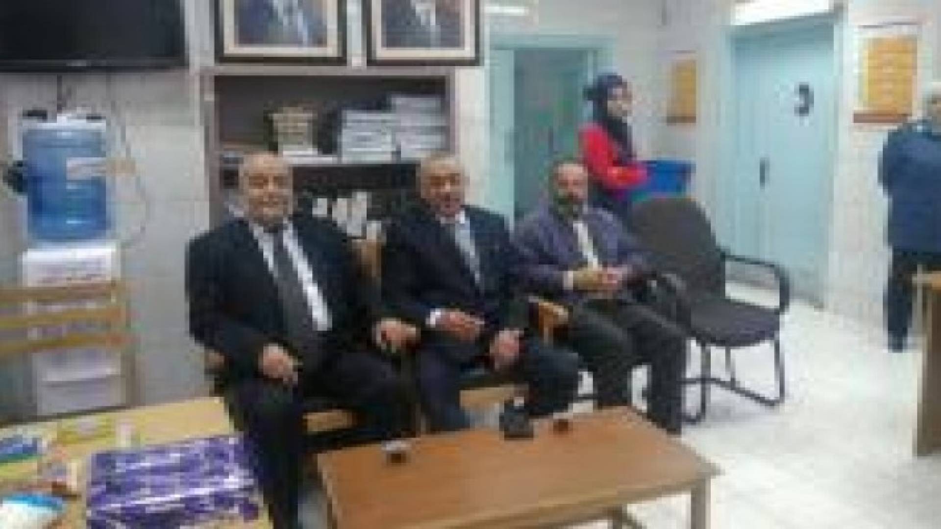مستشفى السلط الحكومية يحتفل بيوم التغيير لمرضى غسيل الكلى