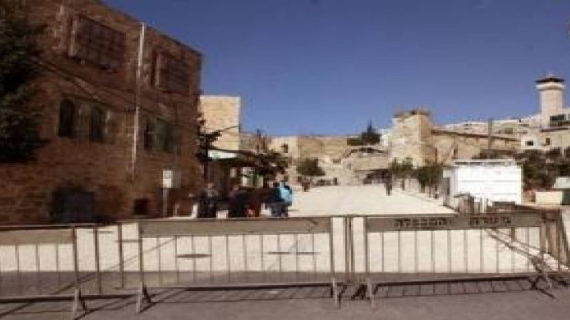 الاحتلال يسيطر على منازل قرب الحرم الابراهيمي بالخليل