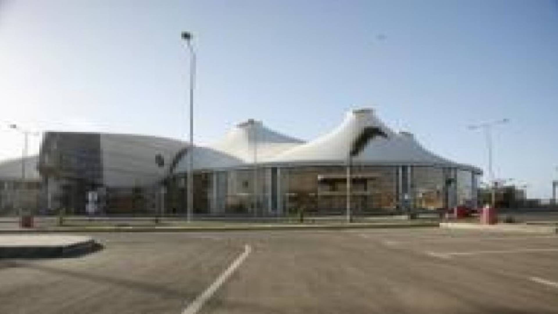 تقرير : عيوب كبيرة في منظومة أمن مطار شرم الشيخ المصري