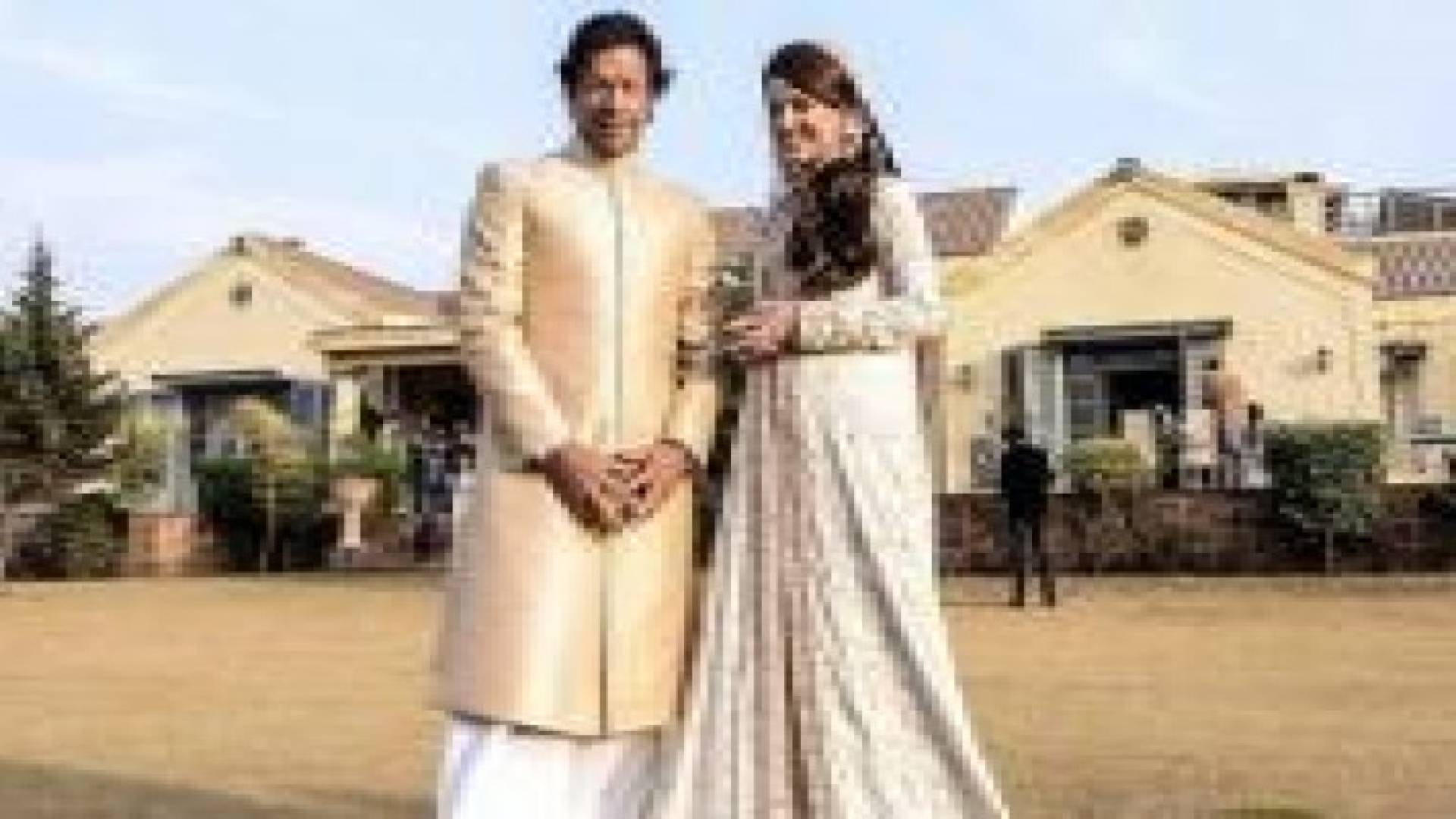 ملياردير باكستاني يطلق زوجته بسبب طردها كلابه من غرفة النوم