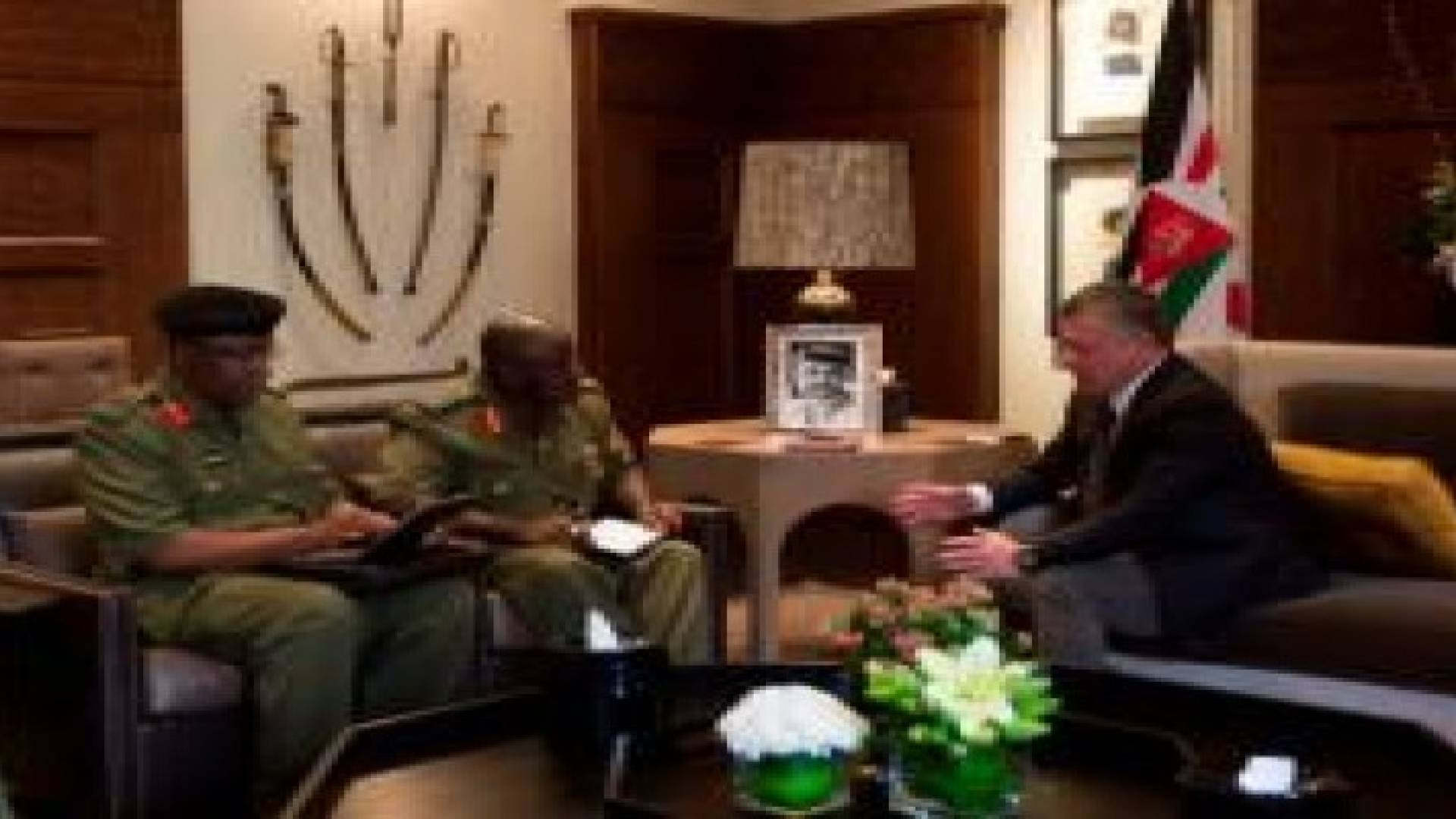 الملك يستقبل رئيس أركان الجيش الأوغندي