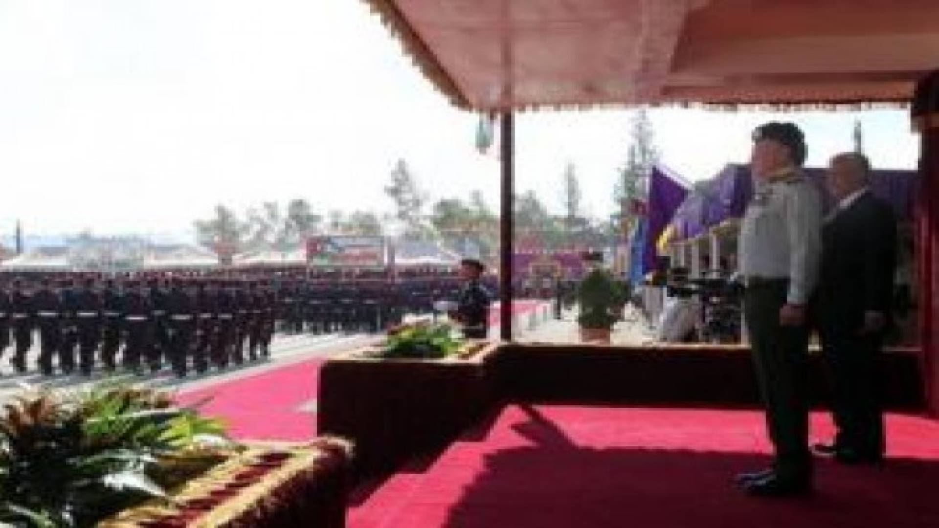 القائد الأعلى يرعى تخريج فوج ضباط الكلية العسكرية الملكية