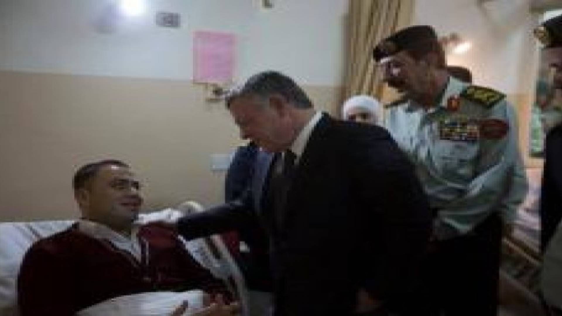 بالصور: الملك يطمئن على مصابي حادثة الموقر