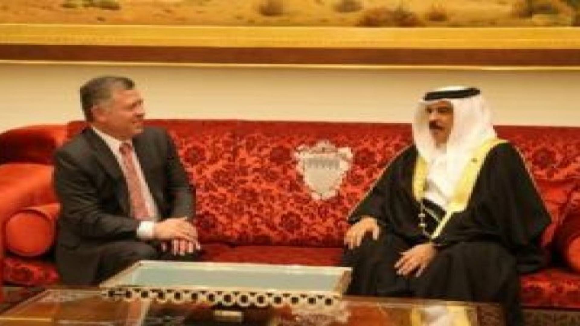 الملك والعاهل البحريني يحذران أية محاولات للمساس بالوضع القائم في الأقصى