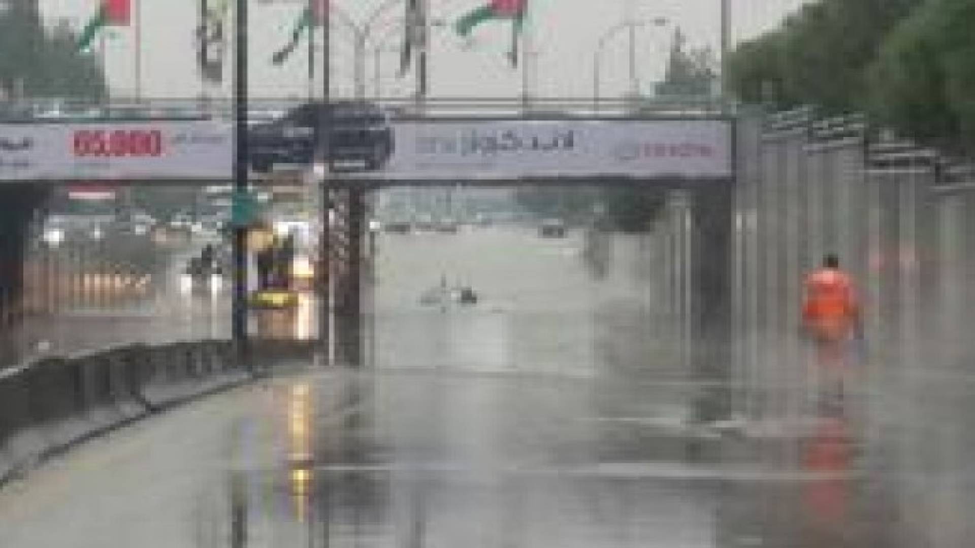 مدعي عام عمان يباشر التحقيقات بالاضرار الناجمة عن العاصفة المطرية