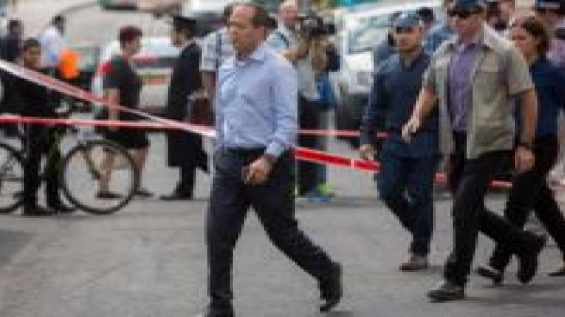 الاحتلال يداهم منزل منفذ عملية الطعن بالقدس