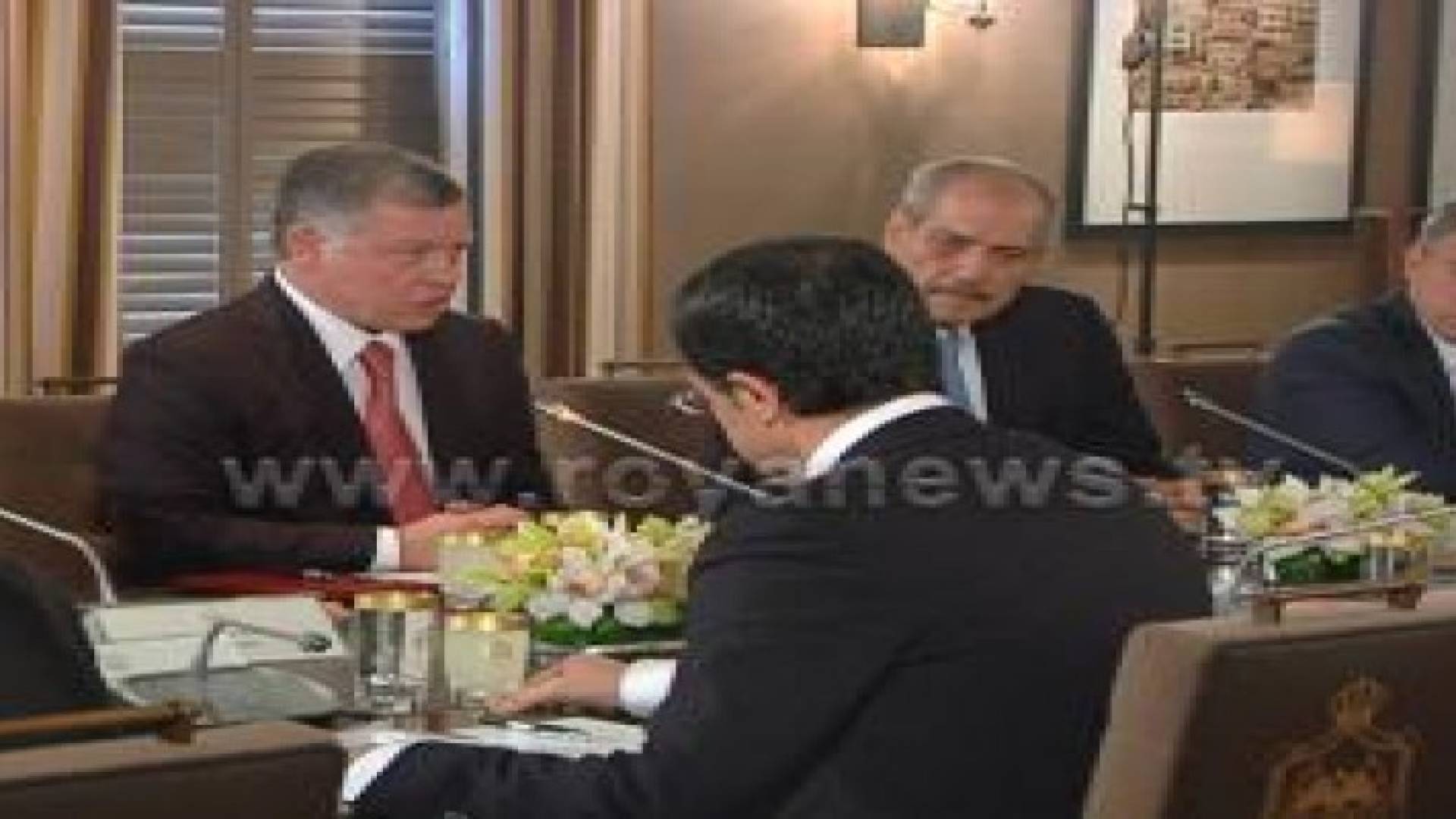 بالصور: الملك يستقبل الرئيس القبرصي في قصر الحسينية