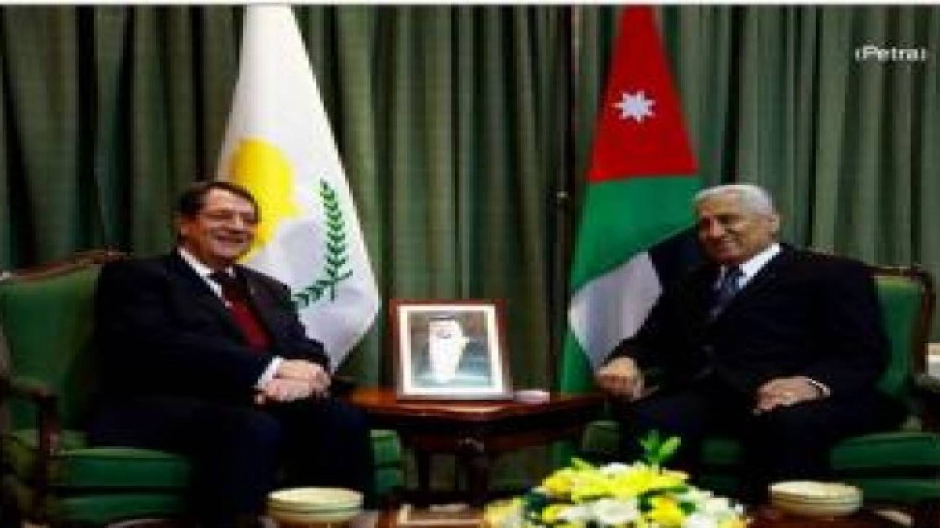 رئيس الوزراء يلتقي الرئيس القبرصي