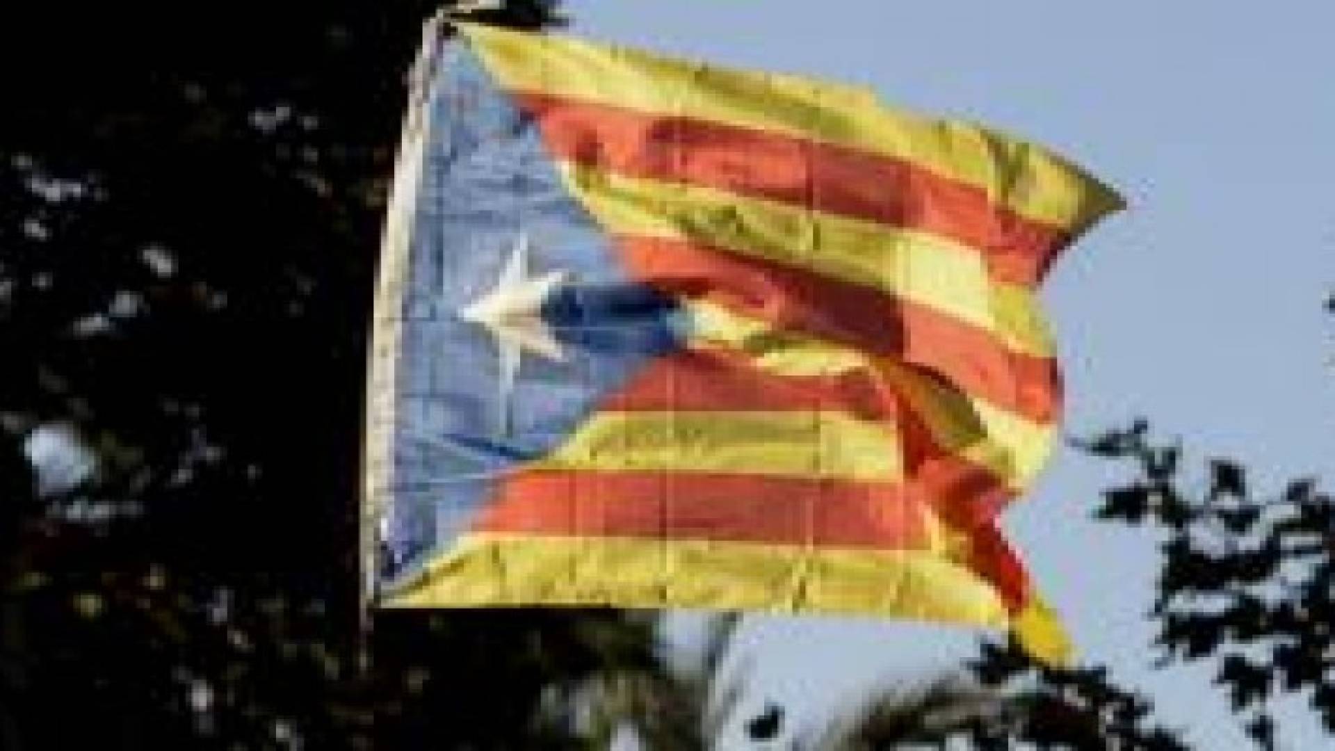 المحكمة الدستورية الإسبانية تأمر بتعليق مشروع "استقلال إقليم كاتالونيا"