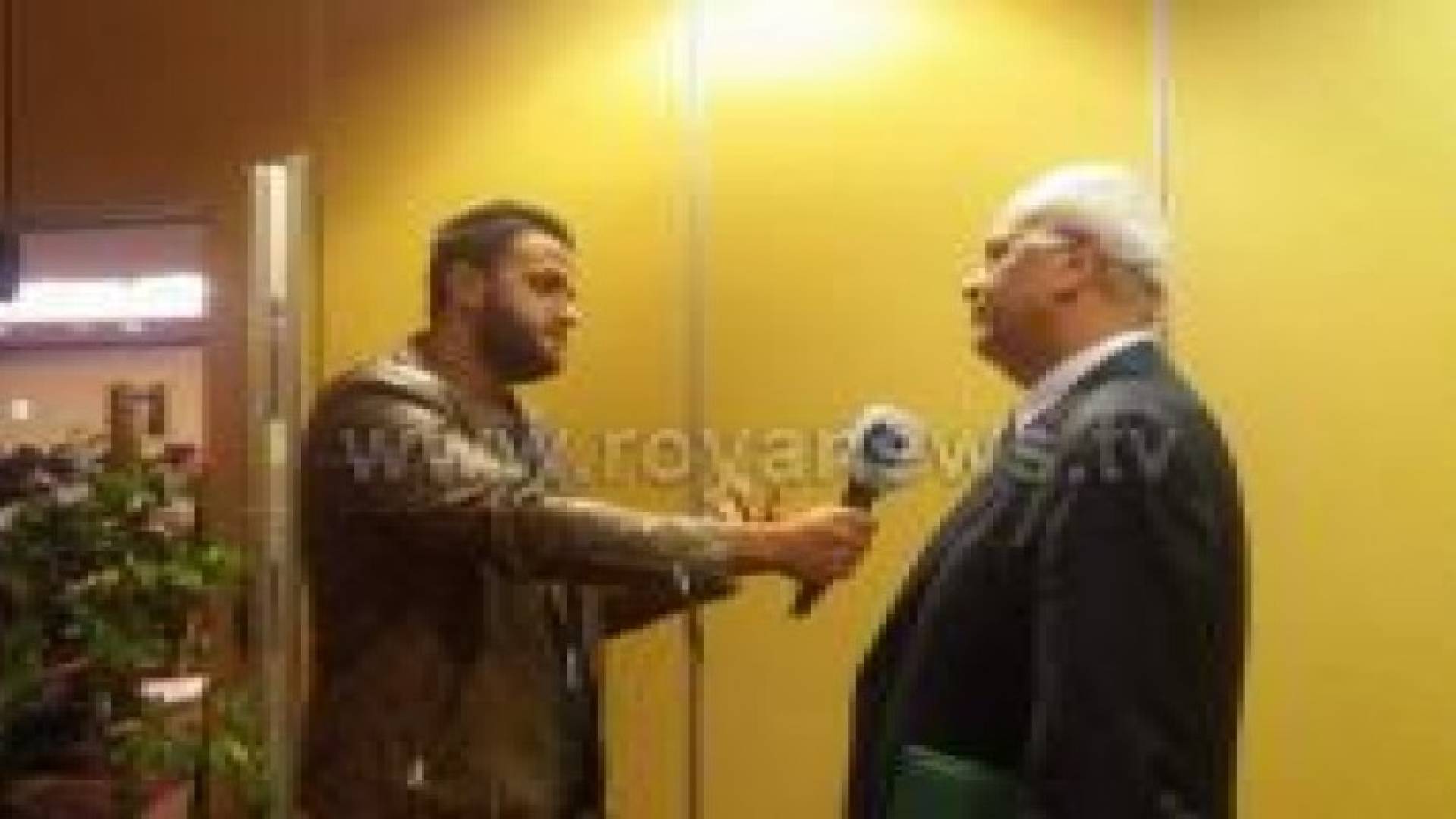 عريقات لرؤيا : تجفيف مستنقع الاحتلال سيحقق الامن للمنطقة