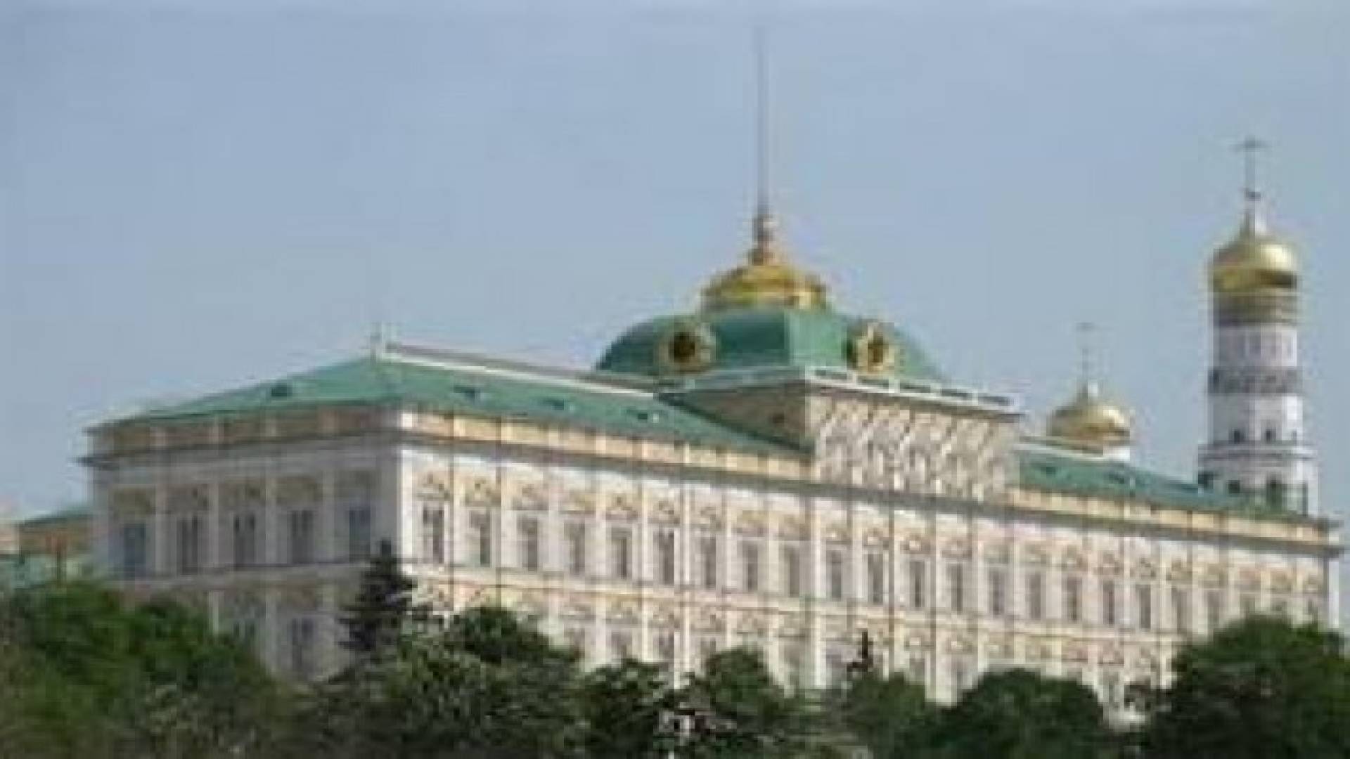 الكرملين ينفي اعتزام بوتين زيارة القوات الروسية في سوريا