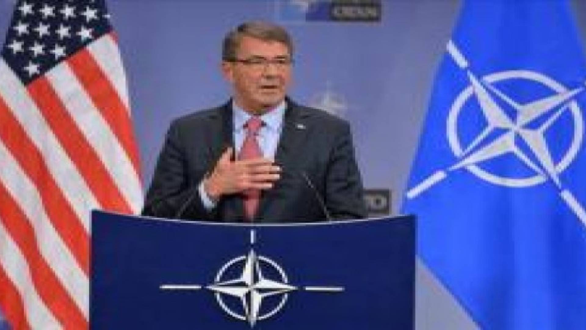 وزير الدفاع الأمريكي يقيل وبشكل مفاجئ كبير مستشاريه العسكريين