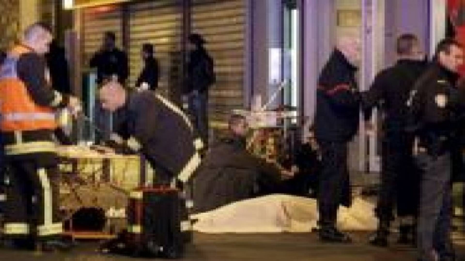 العثور على سيارة مليئة بالاسلحة قرب باريس  .. تفاصيل