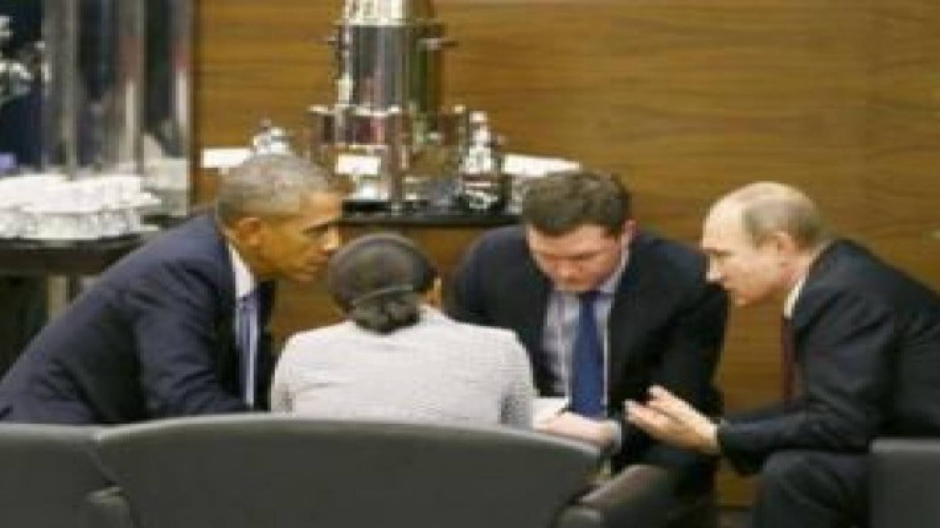 أوباما وبوتين يتفقان على ضرورة إجراء مفاوضات بشأن سوريا برعاية أممية