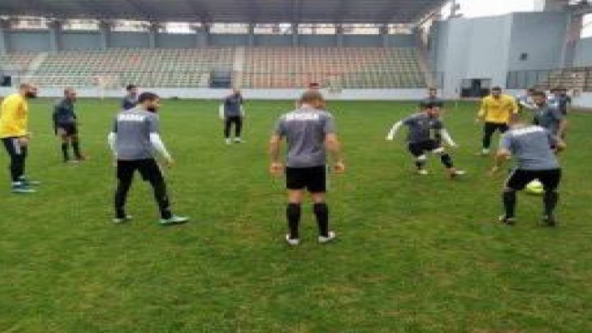 المنتخب الوطني يلتقي قيرغيزستان بالتصفيات الاسيوية غدا