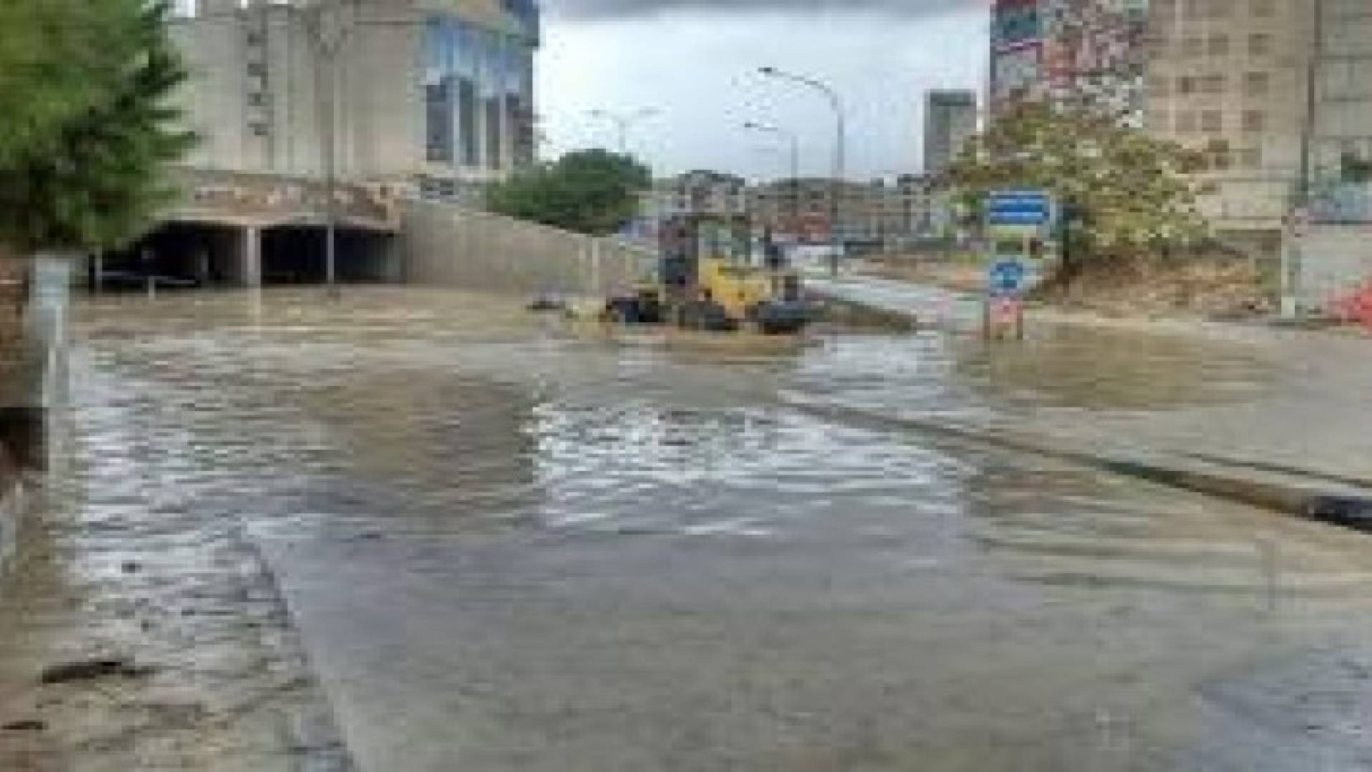 تفويض مدراء المناطق باستئجار آليات خاصة ان تطلب الأمر