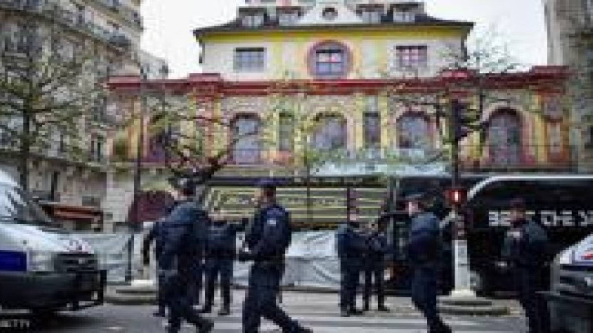 وزير الداخلية الفرنسي: 128 عملية دهم ليلة أمس في فرنسا إثر اعتداءات باريس