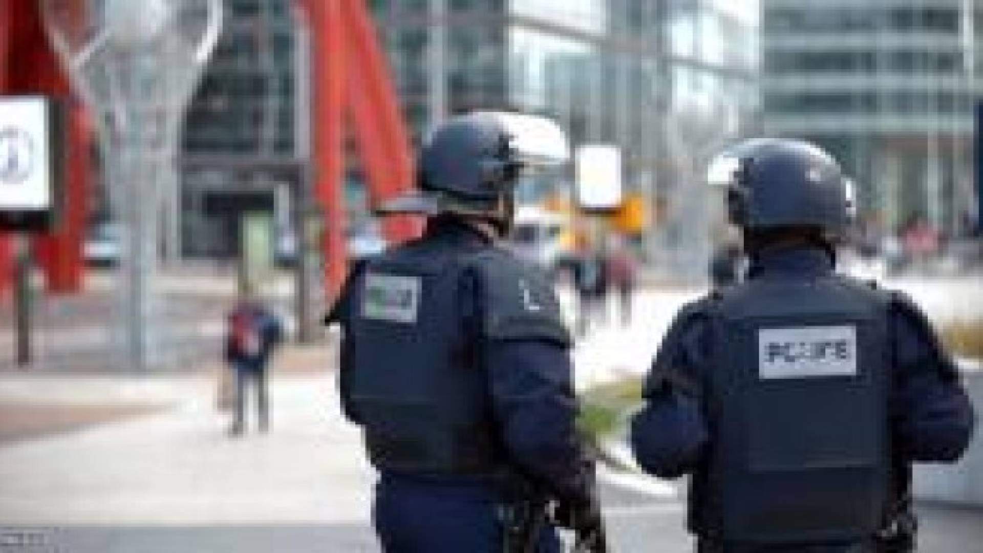 مشتبه فيهم باعتداءات باريس خططوا لمهاجمة الحي المالي