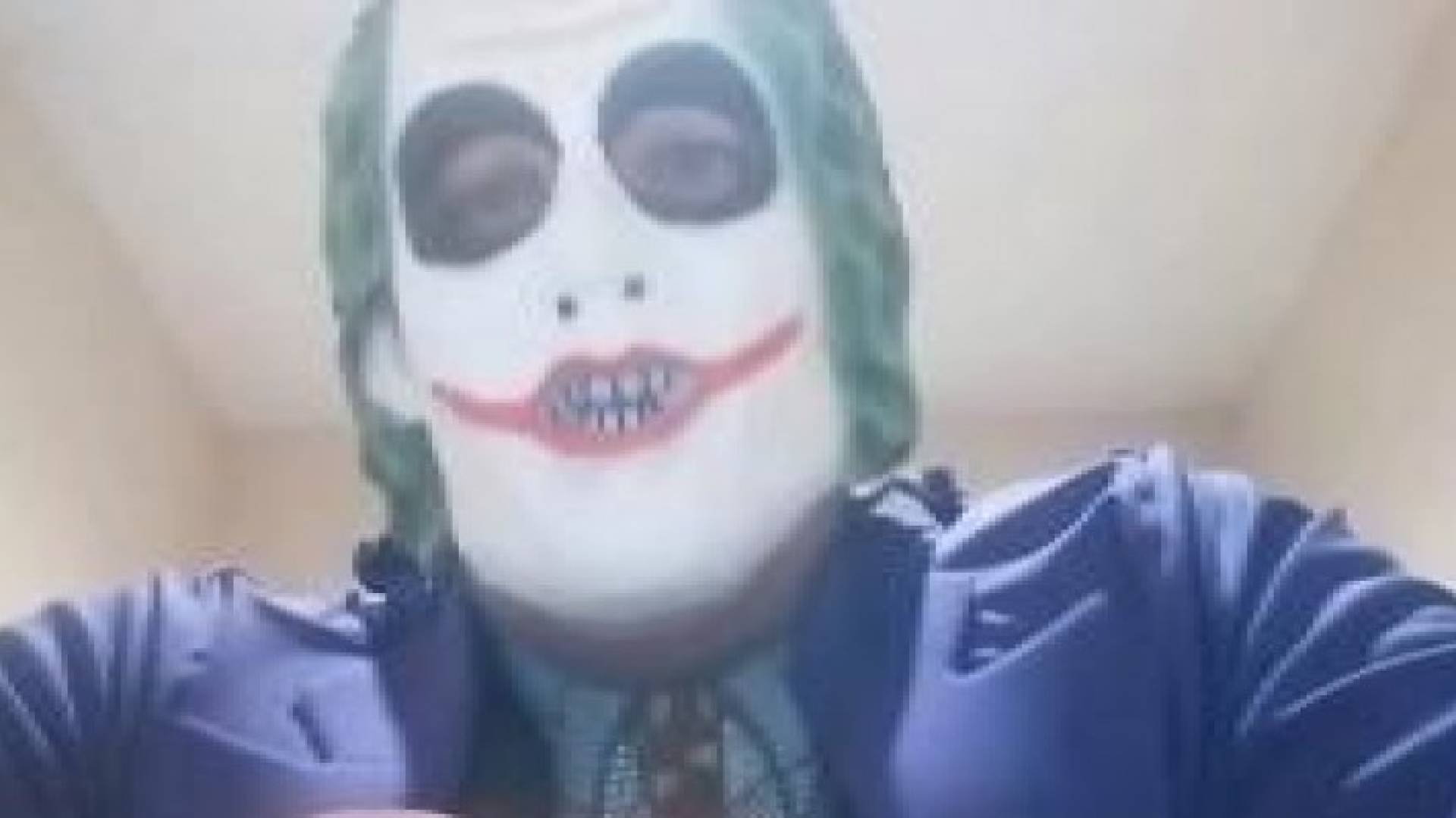 اعتقال ( مقنع كندا ) الذي هدد بقتل عربي كل أسبوع .. فيديو