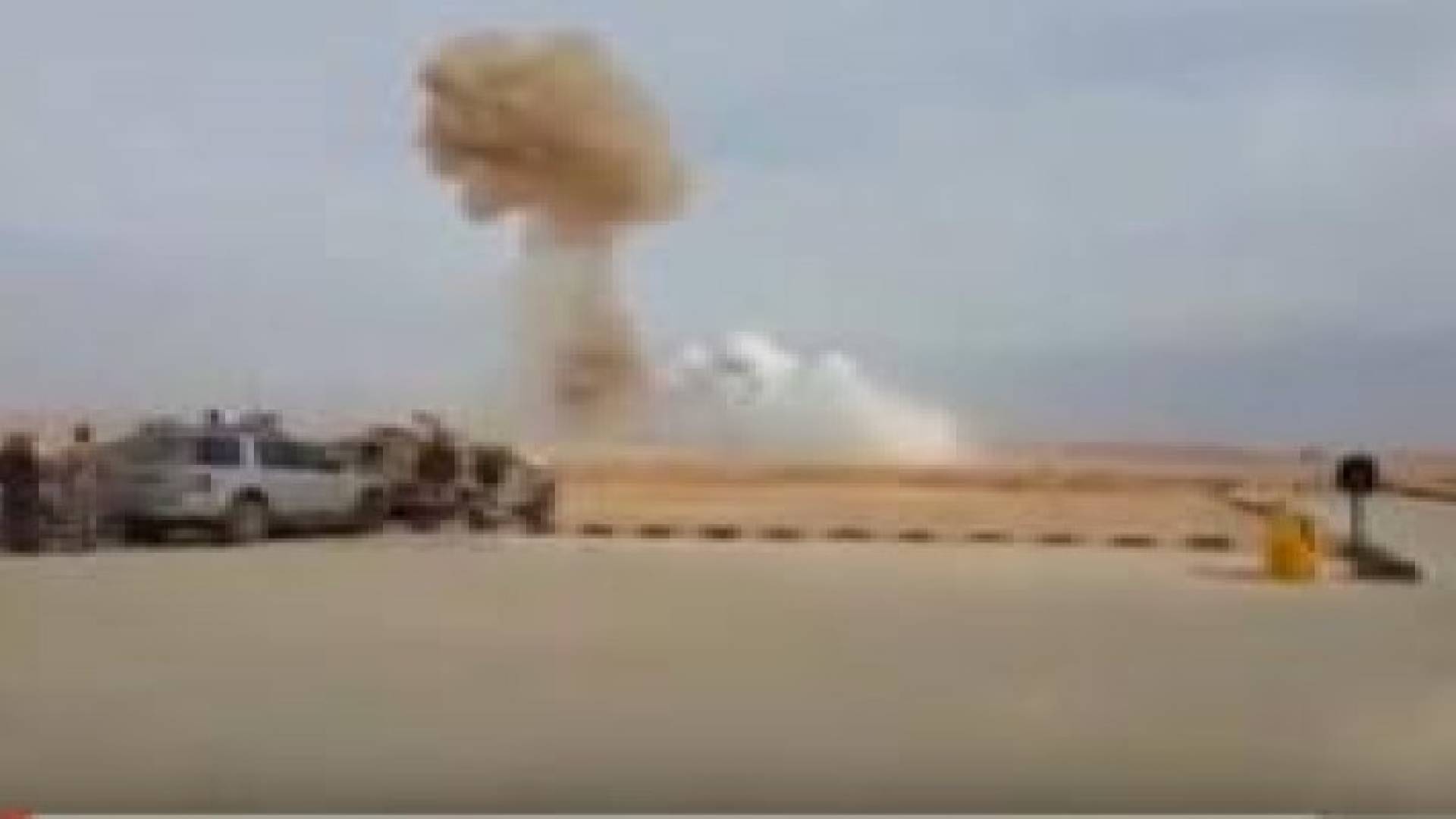 بالفيديو : تفجير الالعاب النارية في الصحراء من قبل سلاح الهندسة