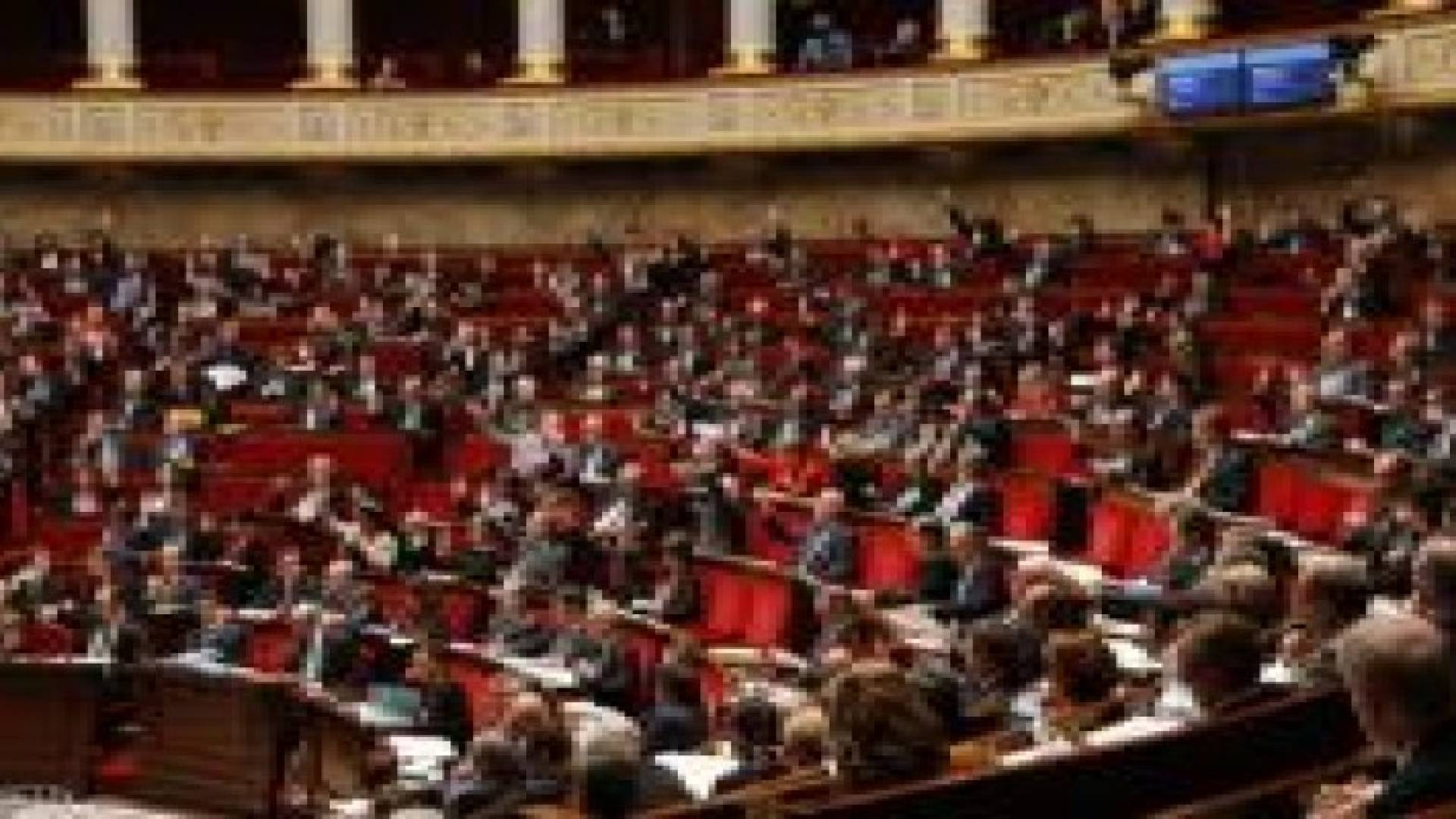 تمديد حالة الطوارئ في فرنسا 3 أشهر