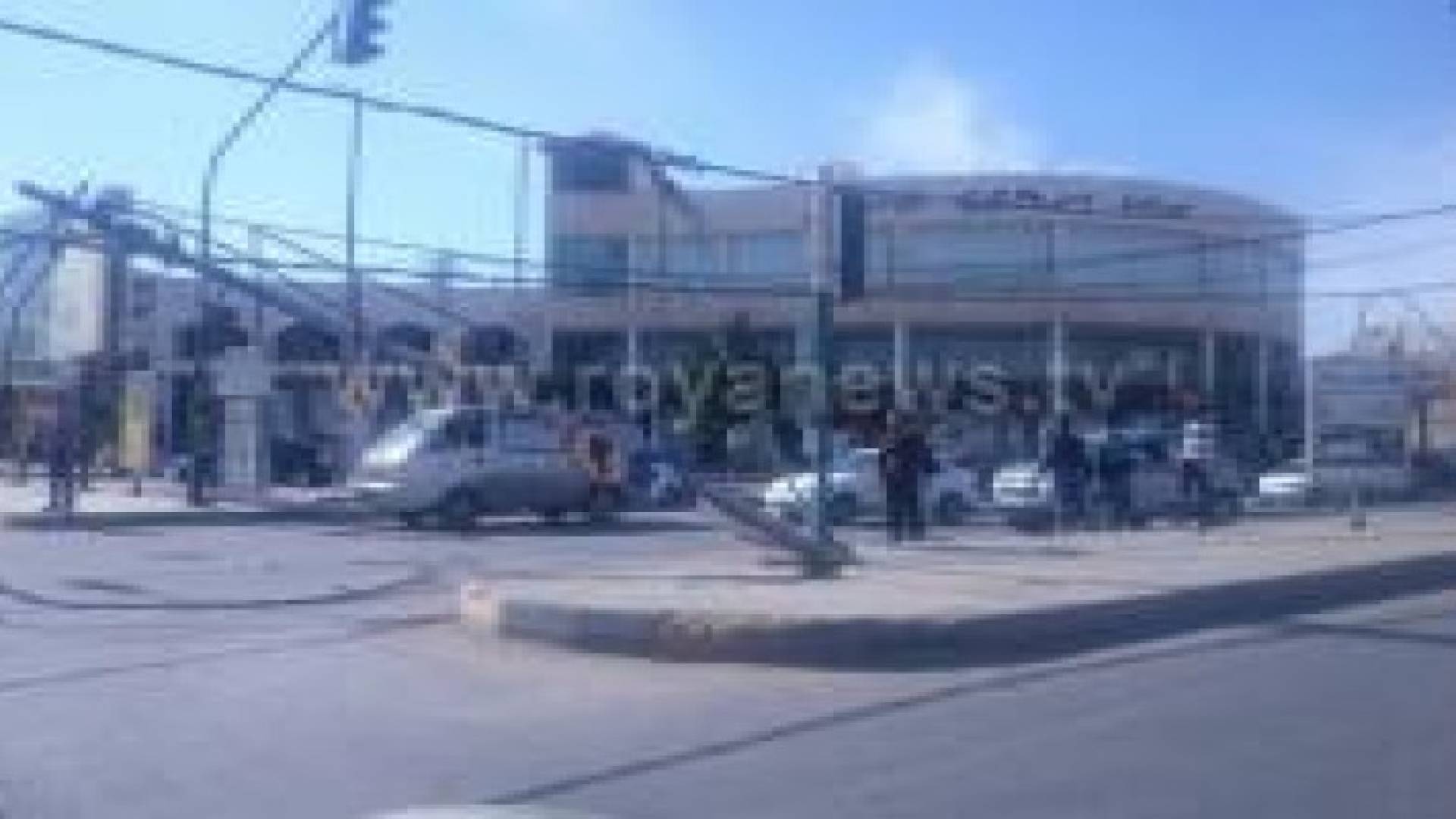 اربد .. حادث سير يتسبب بسقوط عدد من الاعمدة