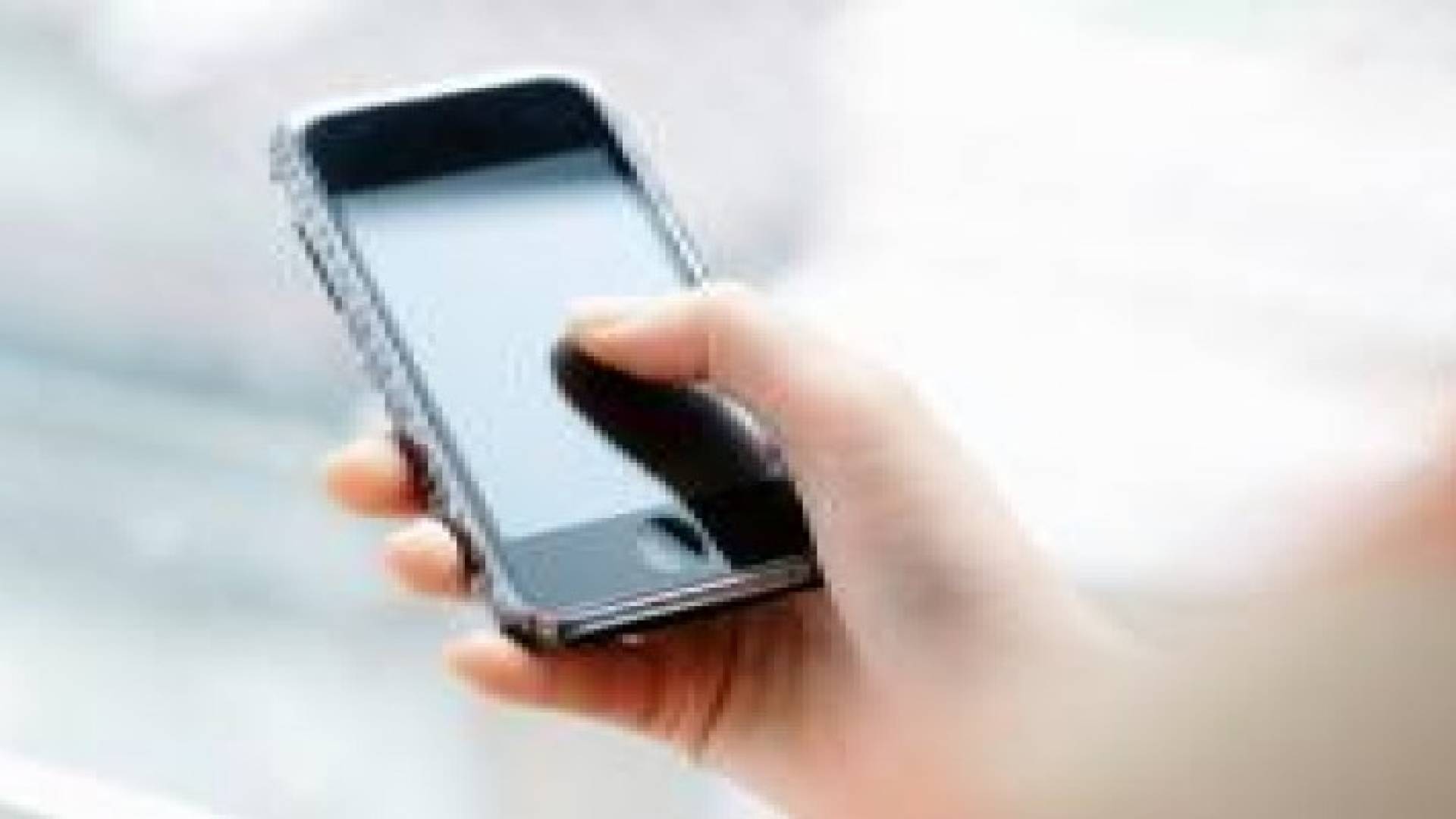 انتشار اجهزة الخلوي الذكية ساهم في زيادة الاقبال على الشراء الالكتروني