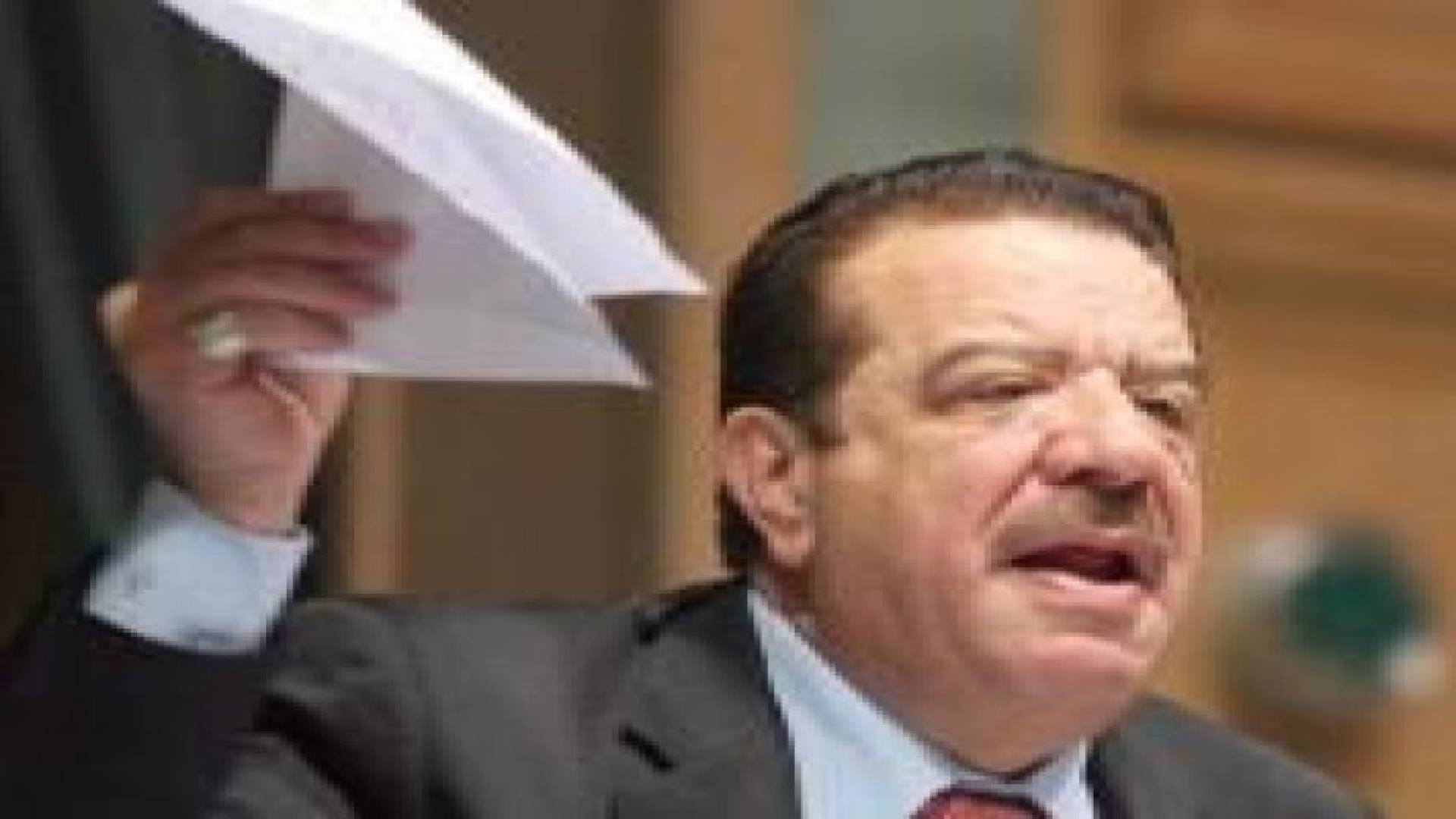 النواب يبدأ جلسته بقراءة الفاتحة على روح الشهيد النقيب المشاقبة