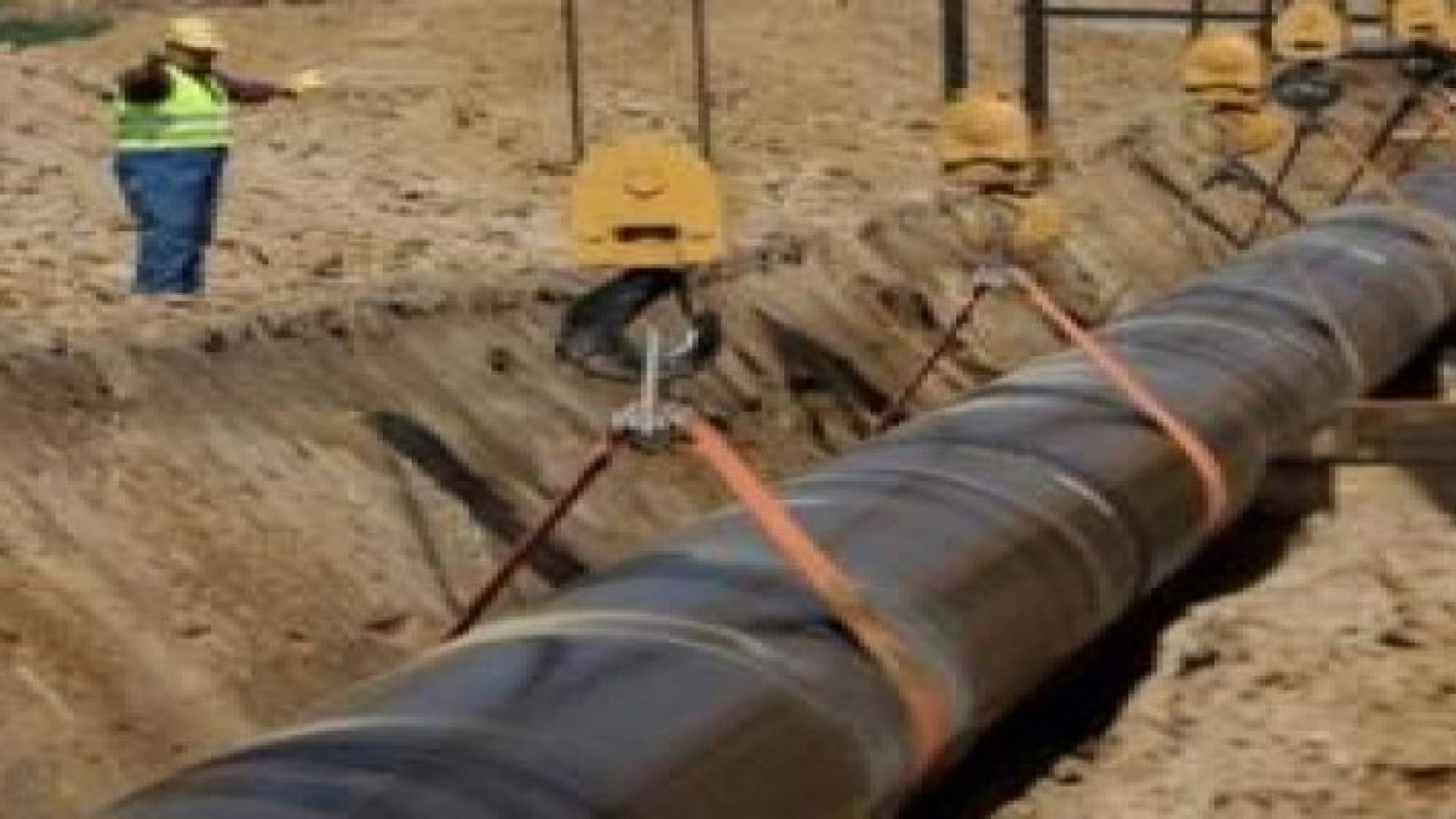 رئيس سلطة العقبة : أنبوب النفط العراقي سيؤدي إلى طفرة اقتصادية في العقبة