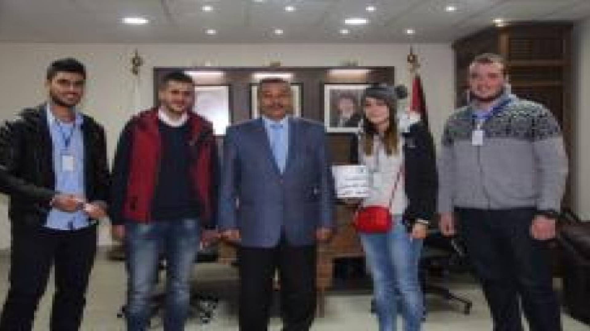 البلقاء التطبيقية تشارك في حملة دعم الشعب الفلسطيني وإعمار المسجد الاقصى