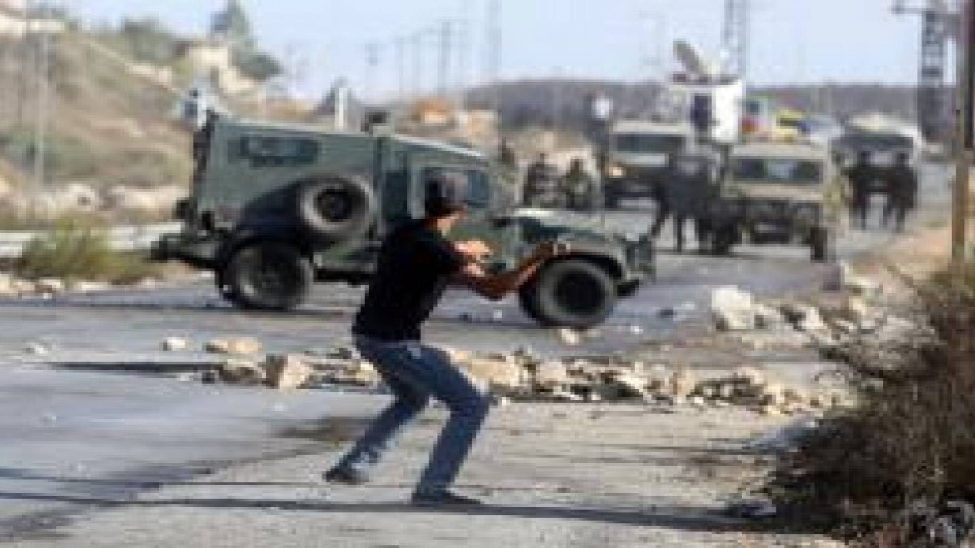 8 إصابات بالرصاص الحي في مواجهات مع الاحتلال الاسرائيلي في طولكرم