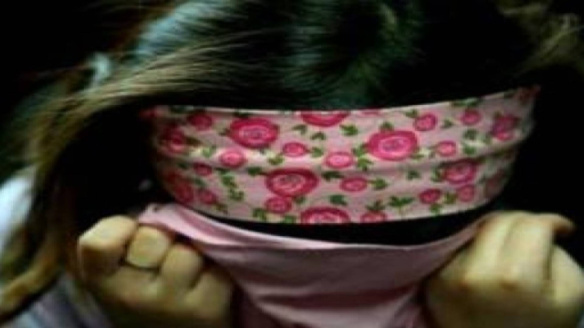 سماسرة جنس يتاجرون بلاجئات صغيرات