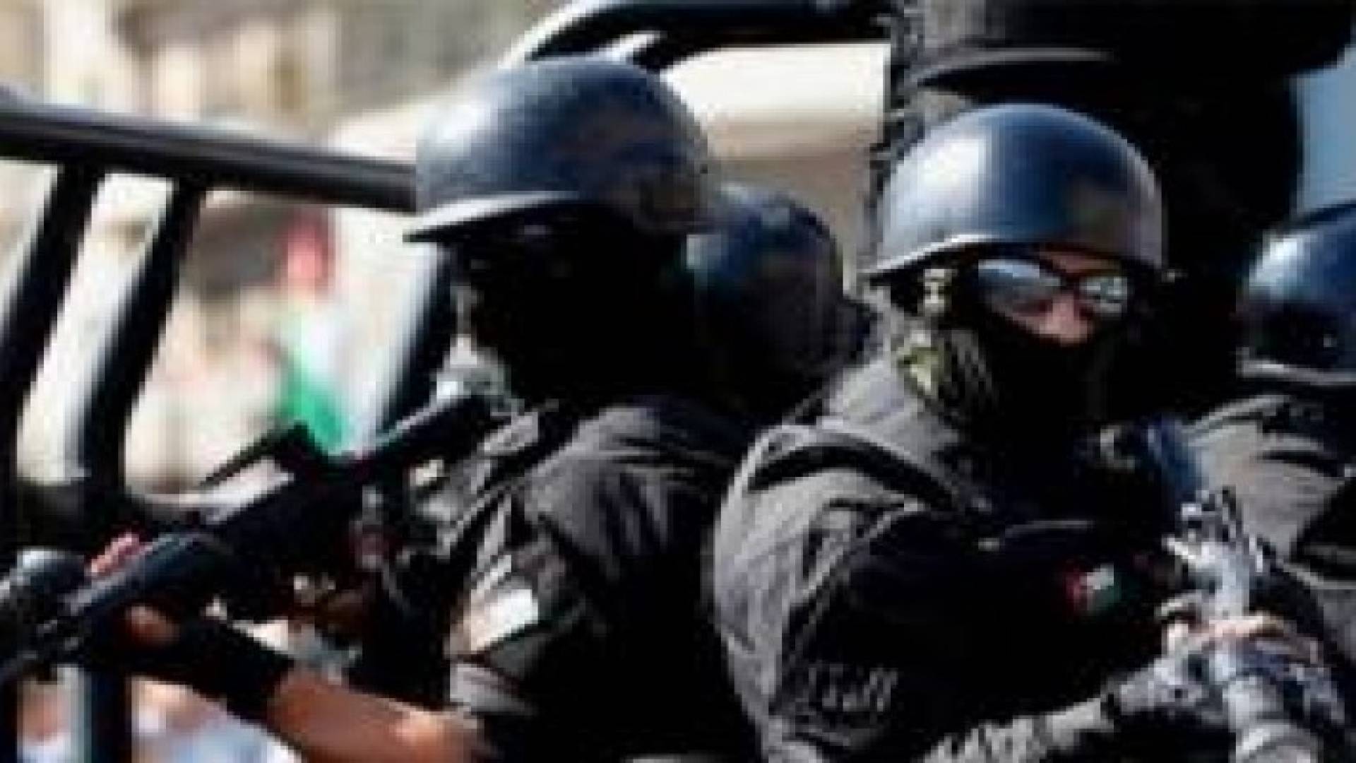 الاجهزة الامنية تنفذ عددا من المداهمات وتلقي القبض على 7 متهمين بقضايا المخدرات