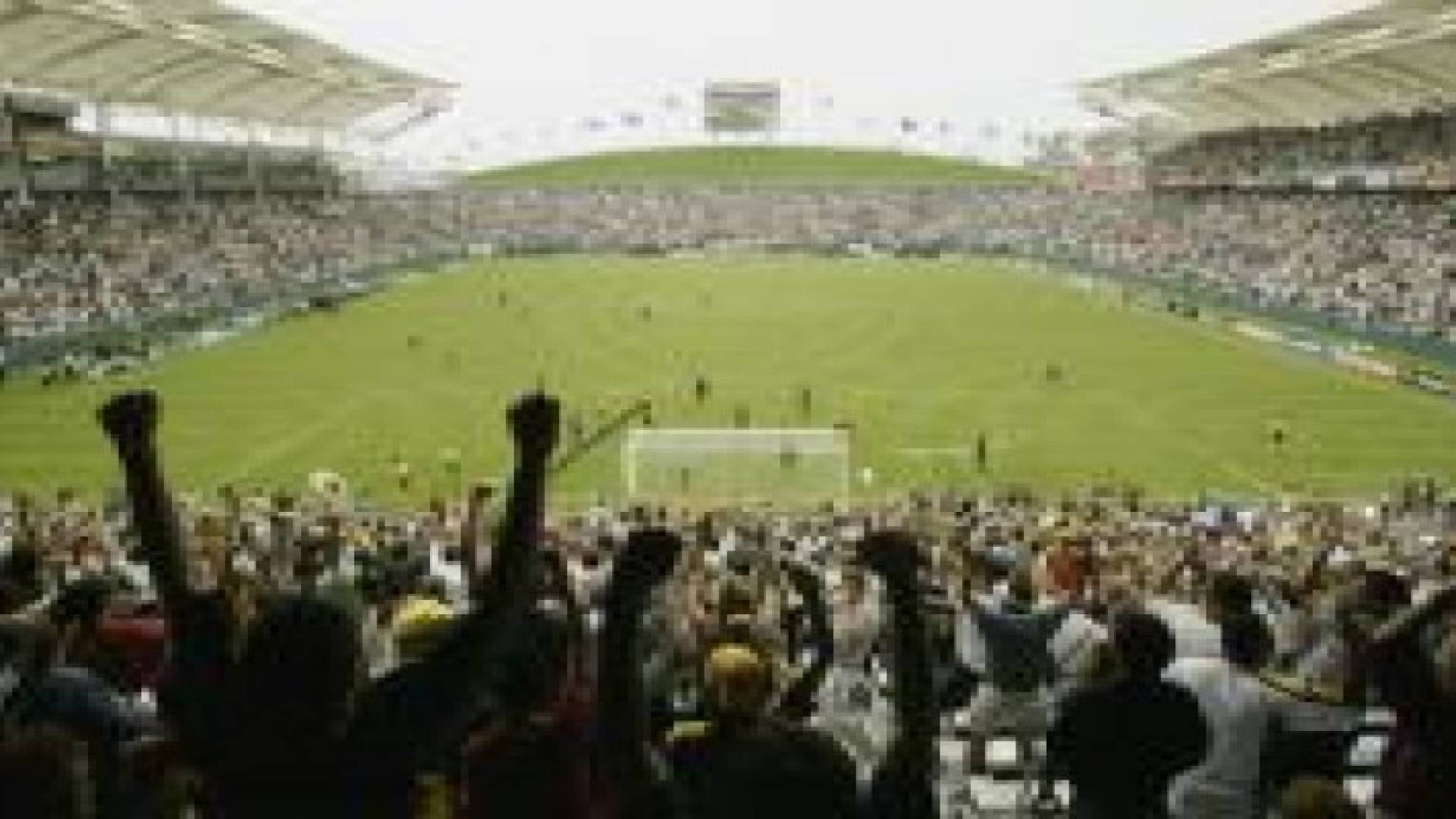 جيرارد يشيد بالمدرب الاسباني بينتيز