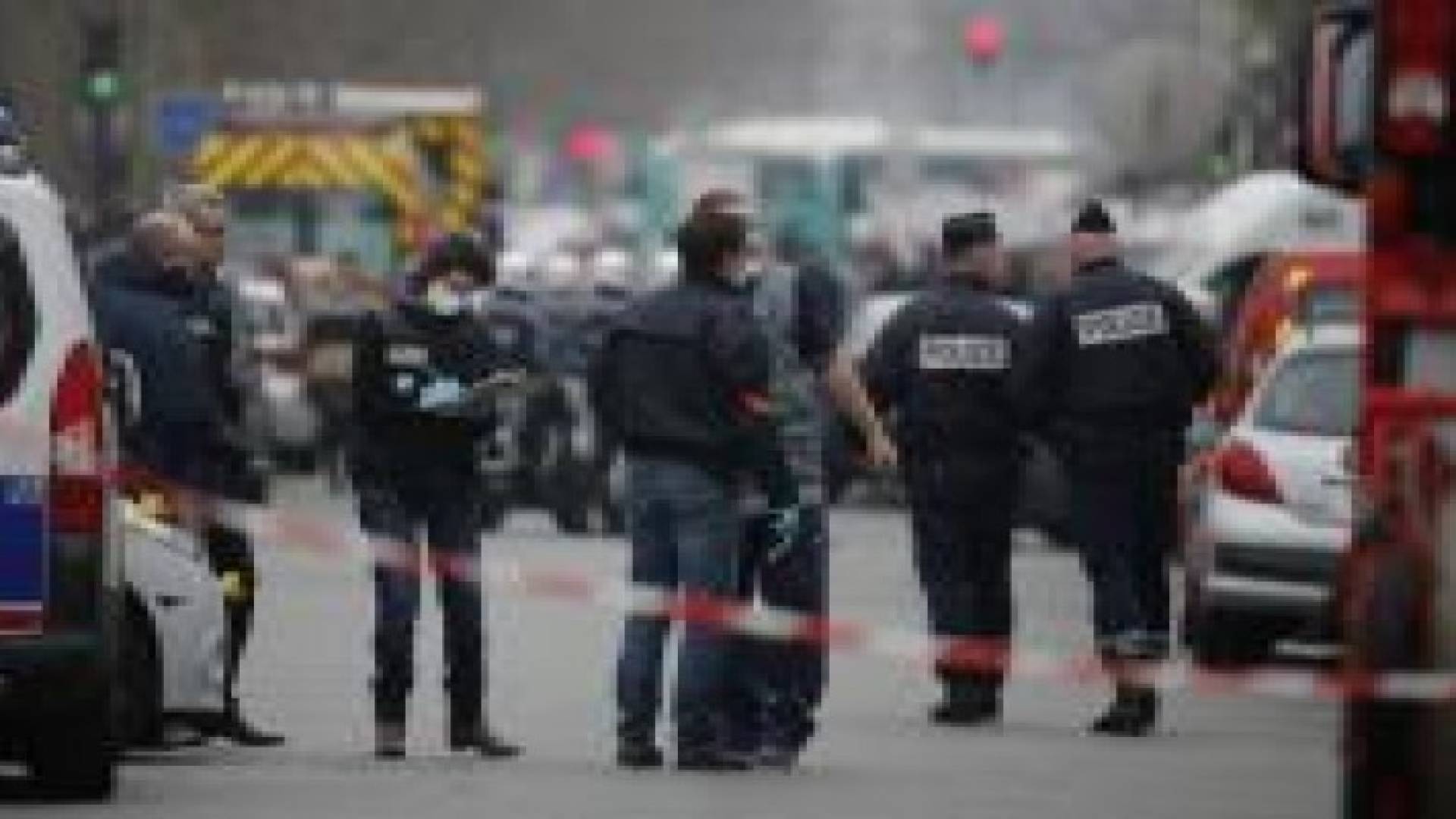 أسلحة استخدمت باعتداءات باريس تم شراؤها عبر الإنترنت