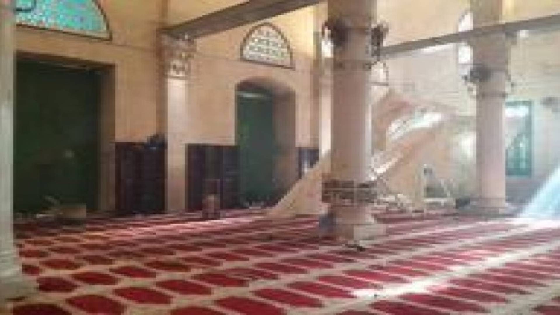 جيش الاحتلال الاسرائيلي يقتحم مسجدا في بيت امر بالخليل