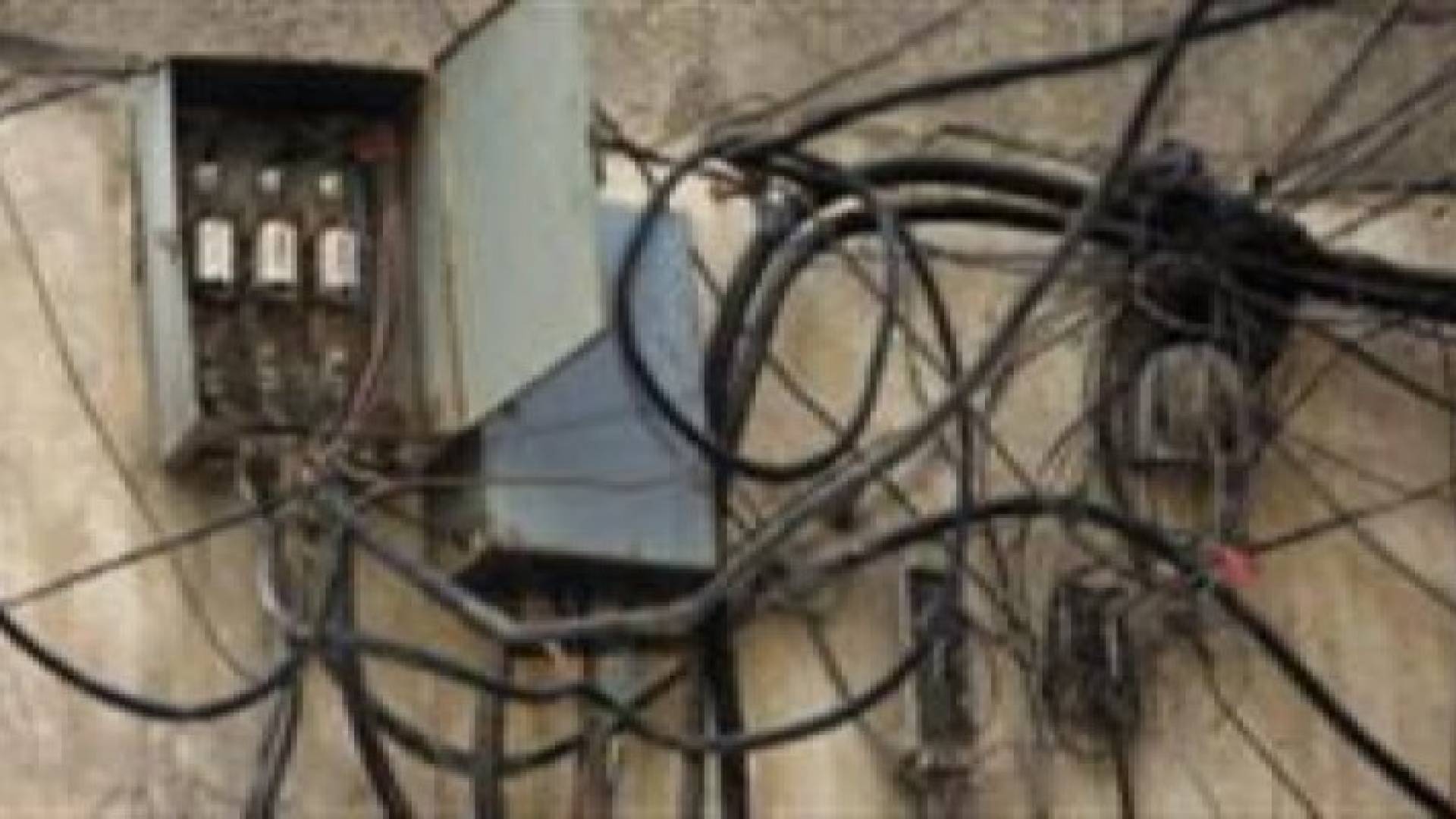 3900 حالة استجرار غير مشروع للكهرباء منذ بداية العام ..تفاصيل