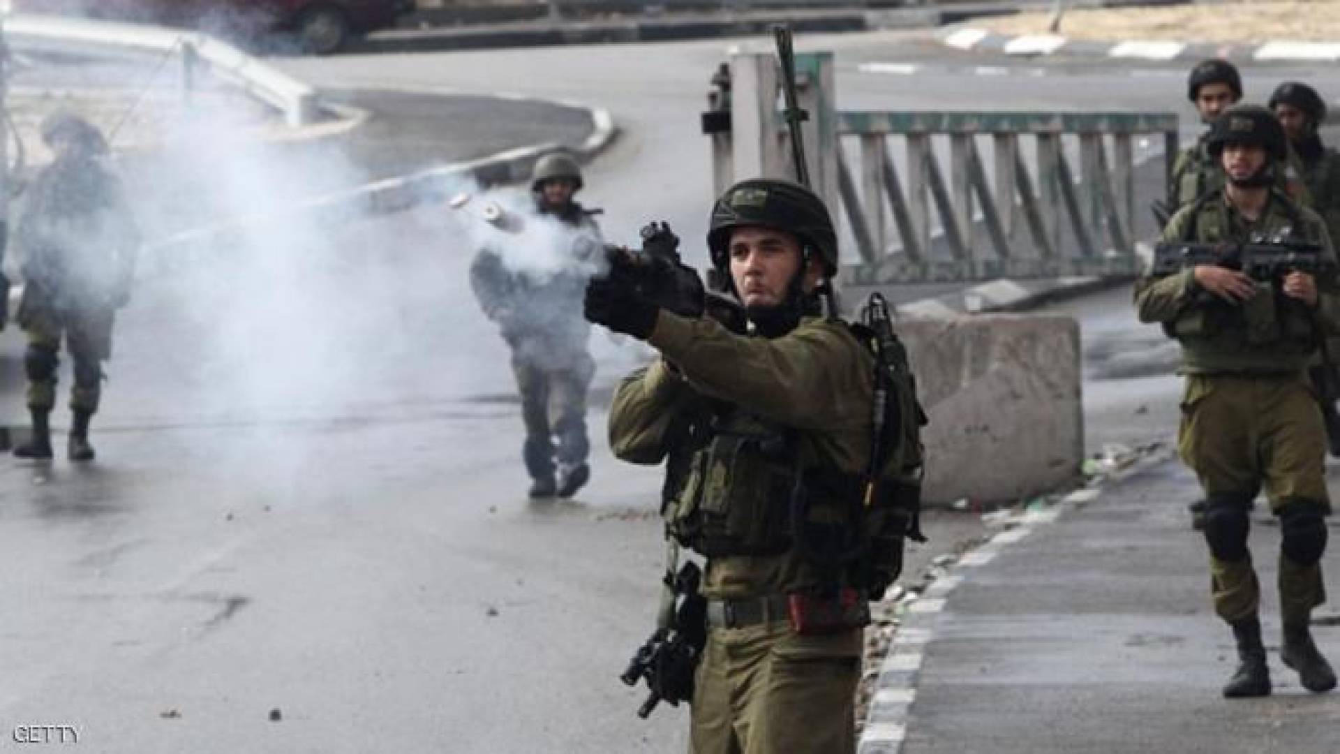 الاحتلال يواصل إغلاق الإذاعات الفلسطينية في الخليل