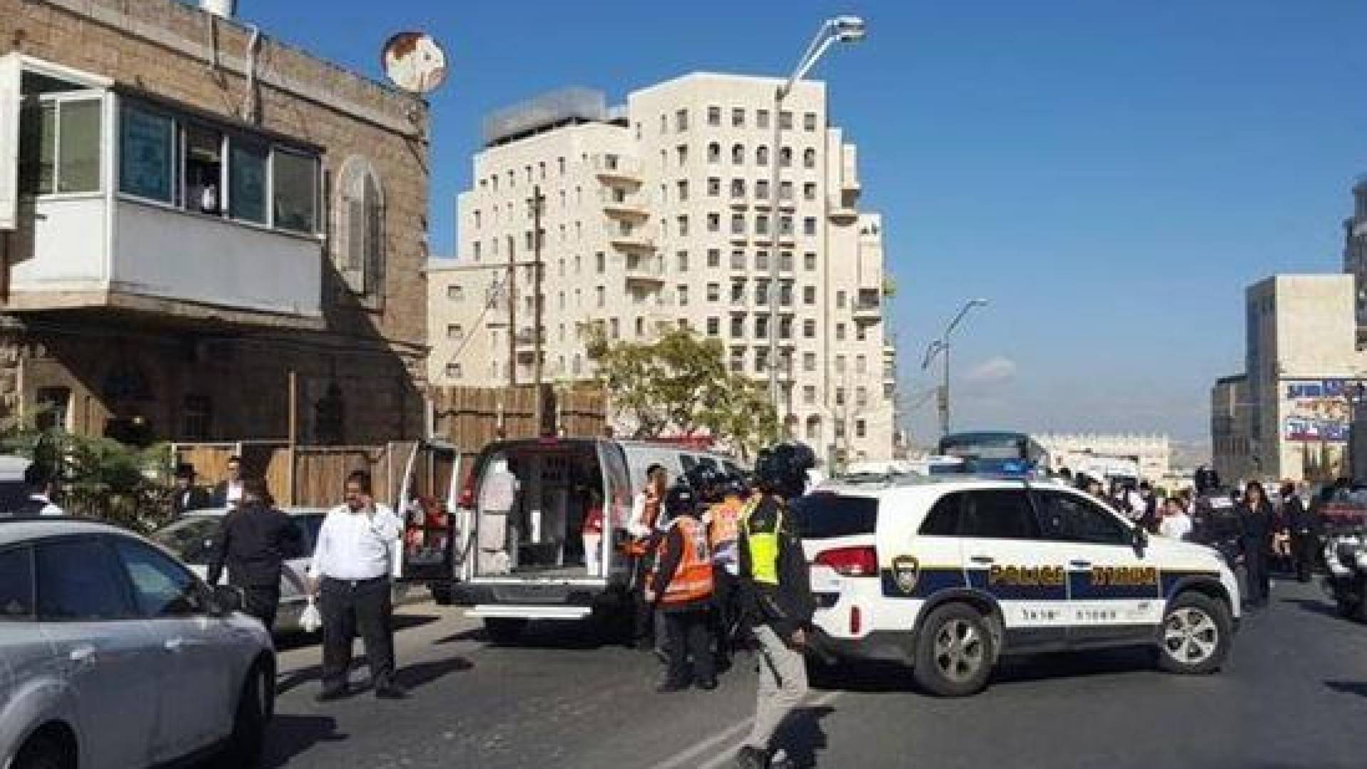 بالفيديو: اصابة اسرائيلية بعملية طعن في القدس