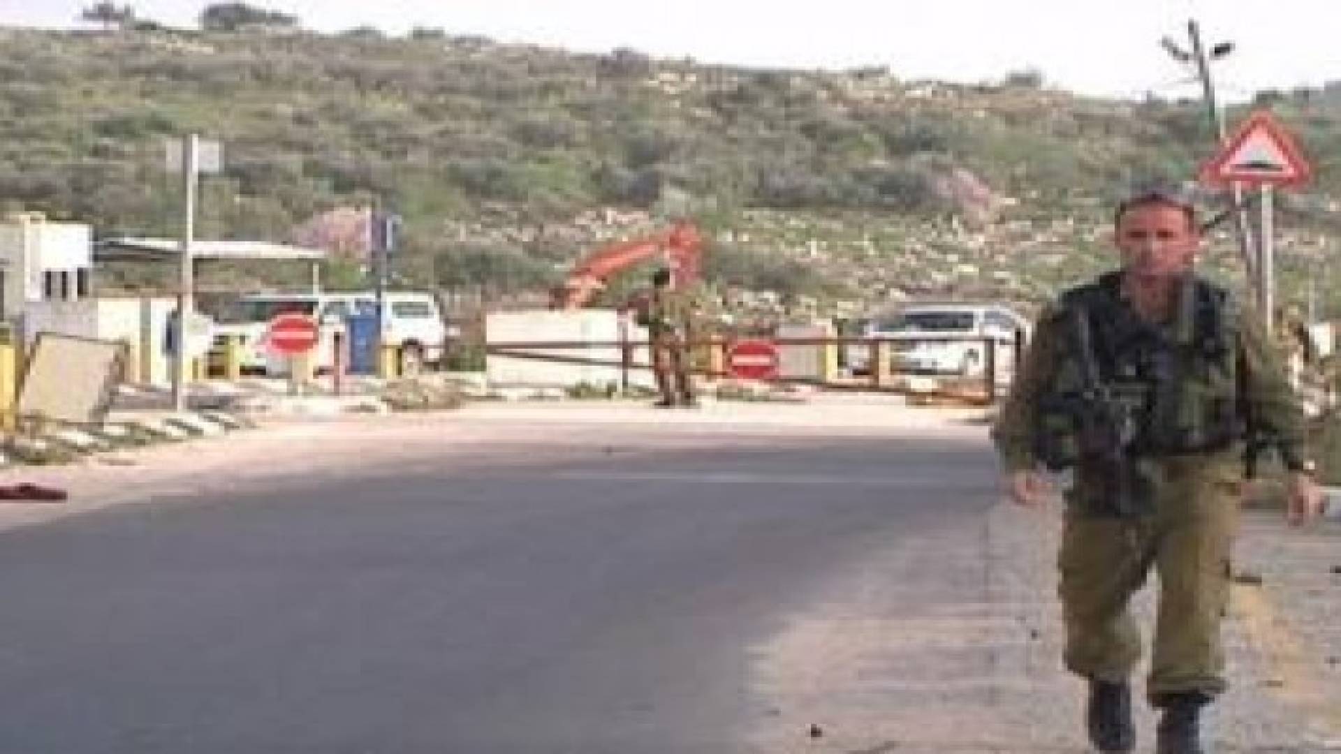 الاحتلال يطلق النار على فتاة شرق طولكرم