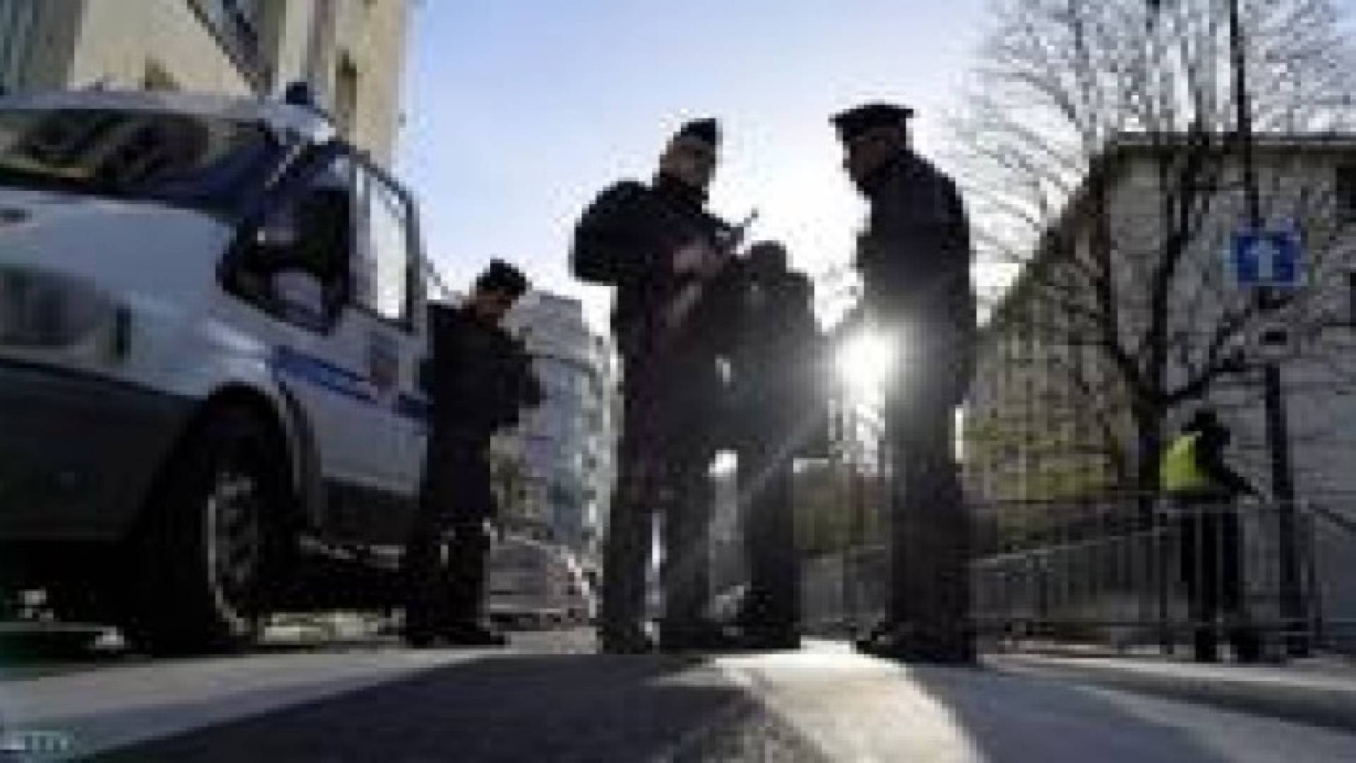 فرنسا تعتزم تعديل الدستور لتمديد "الطوارئ"