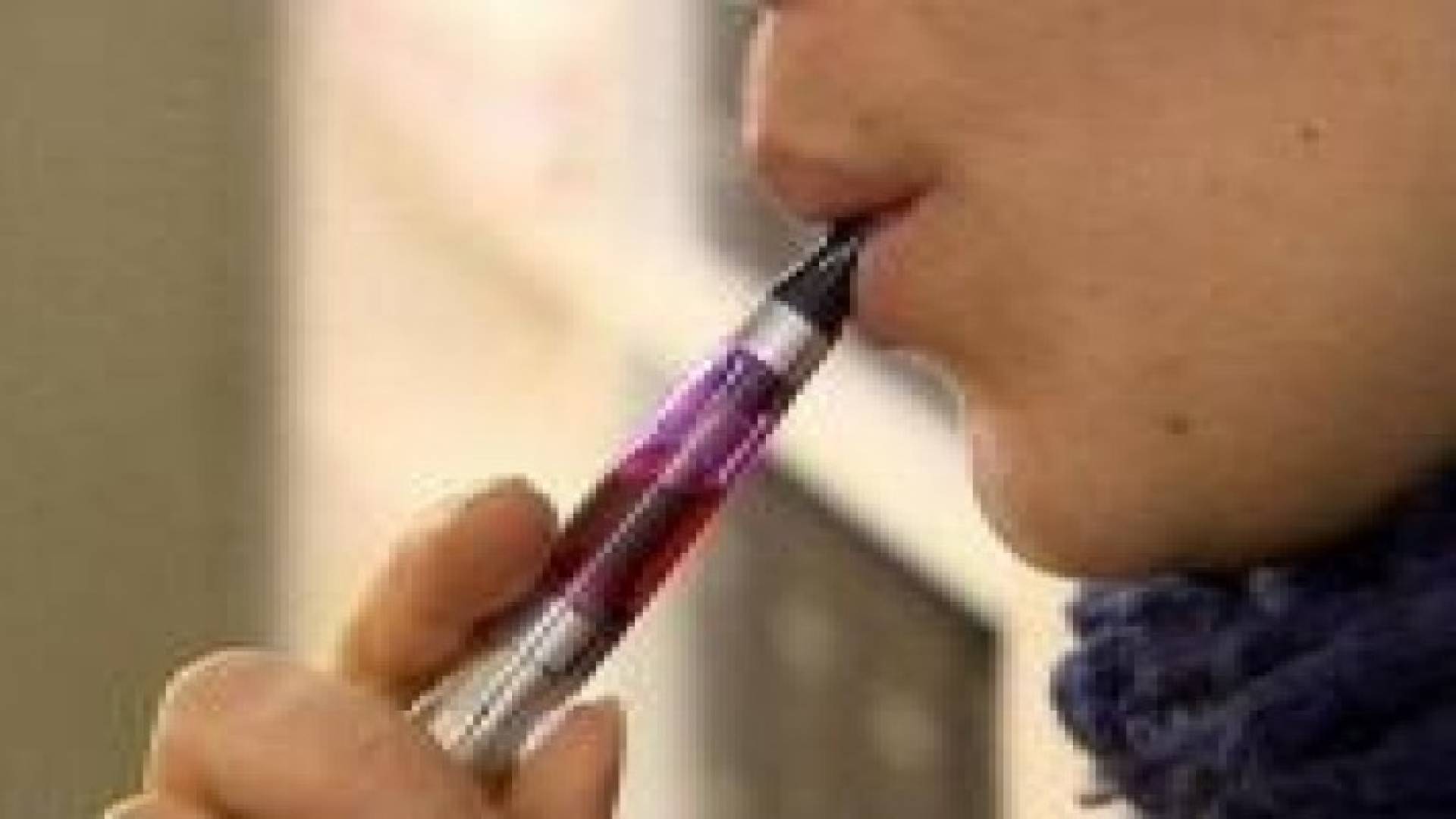 مطالبة بحظر المنكهات في السجائر الإلكترونية