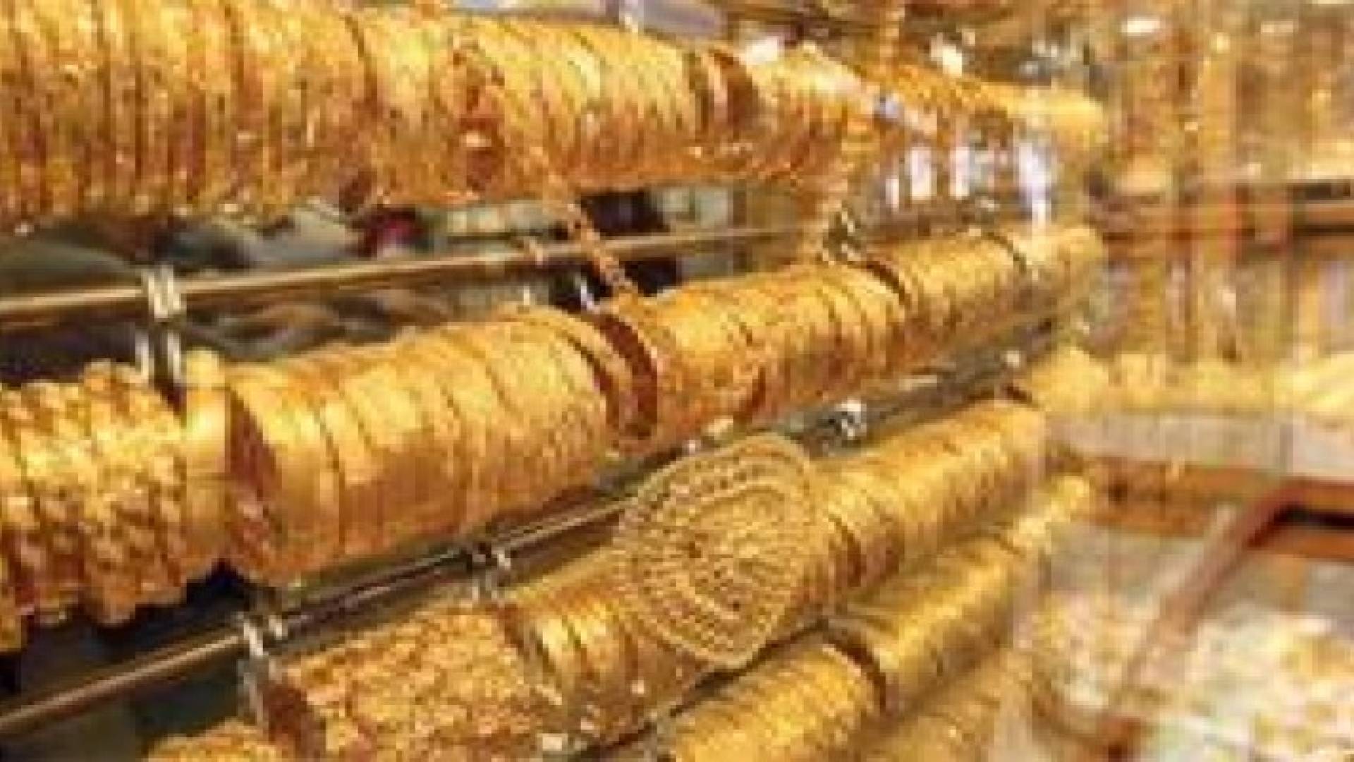 تراجع الذهب بشكل طفيف بالسوق الأوروبية