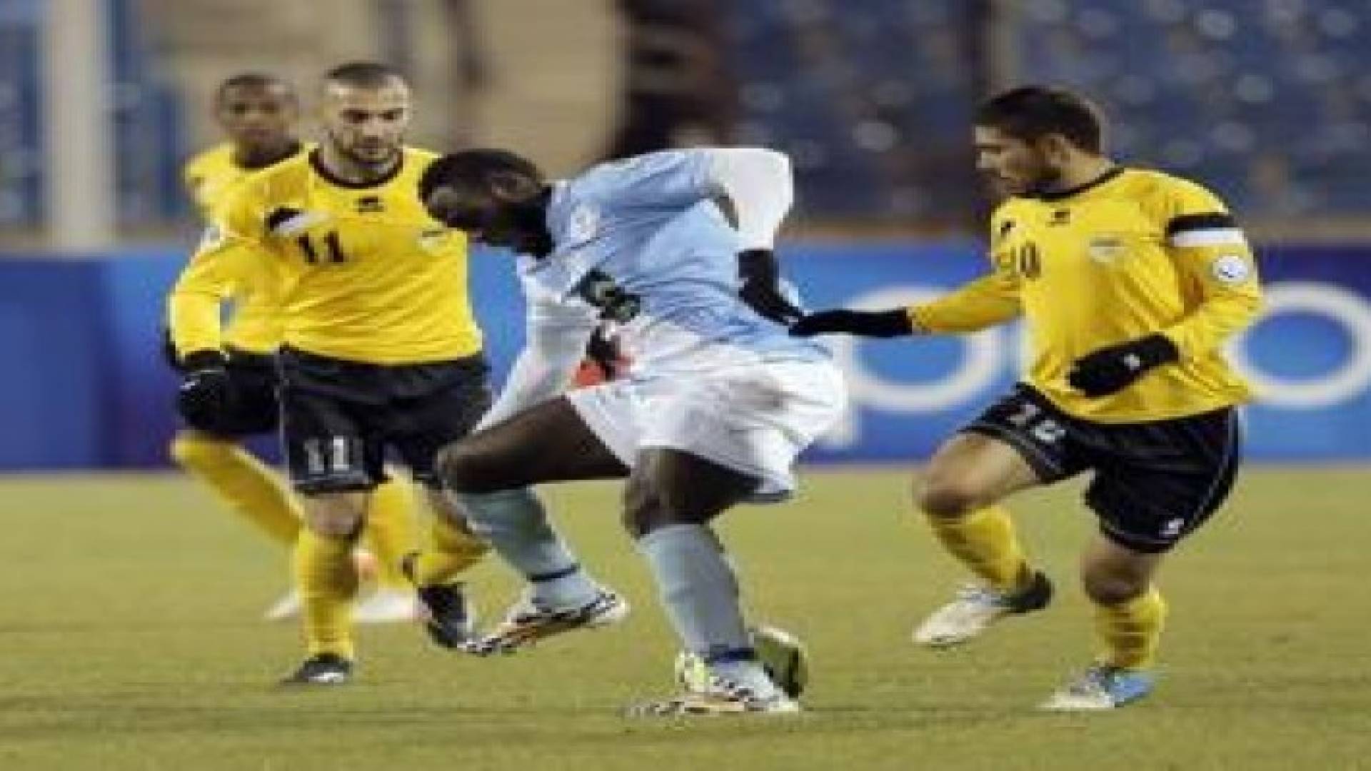 الوحدات والفيصلي يتشاركان قمة دوري المحترفين