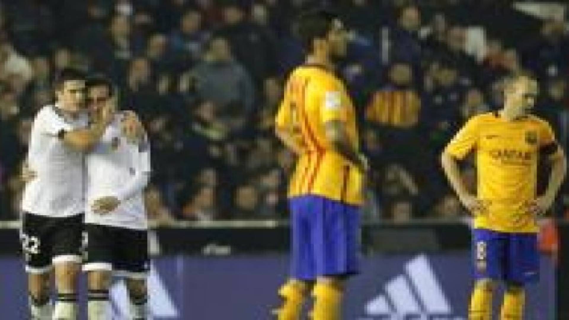 فالنسيا يوقف انتصارات برشلونة بتعادل مثير ويشعل صراع المقدمة