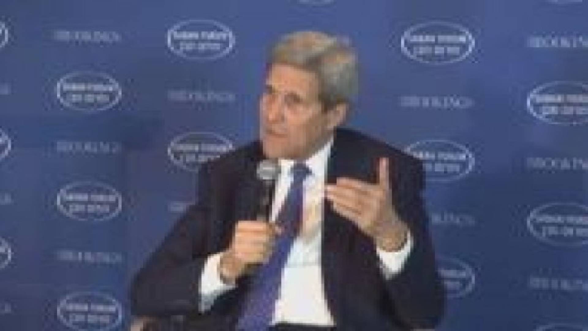 كيري: إذا استمرت روسيا وإيران بدعم الأسد سنضطر إلى اتخاذ إجراءات قاسية