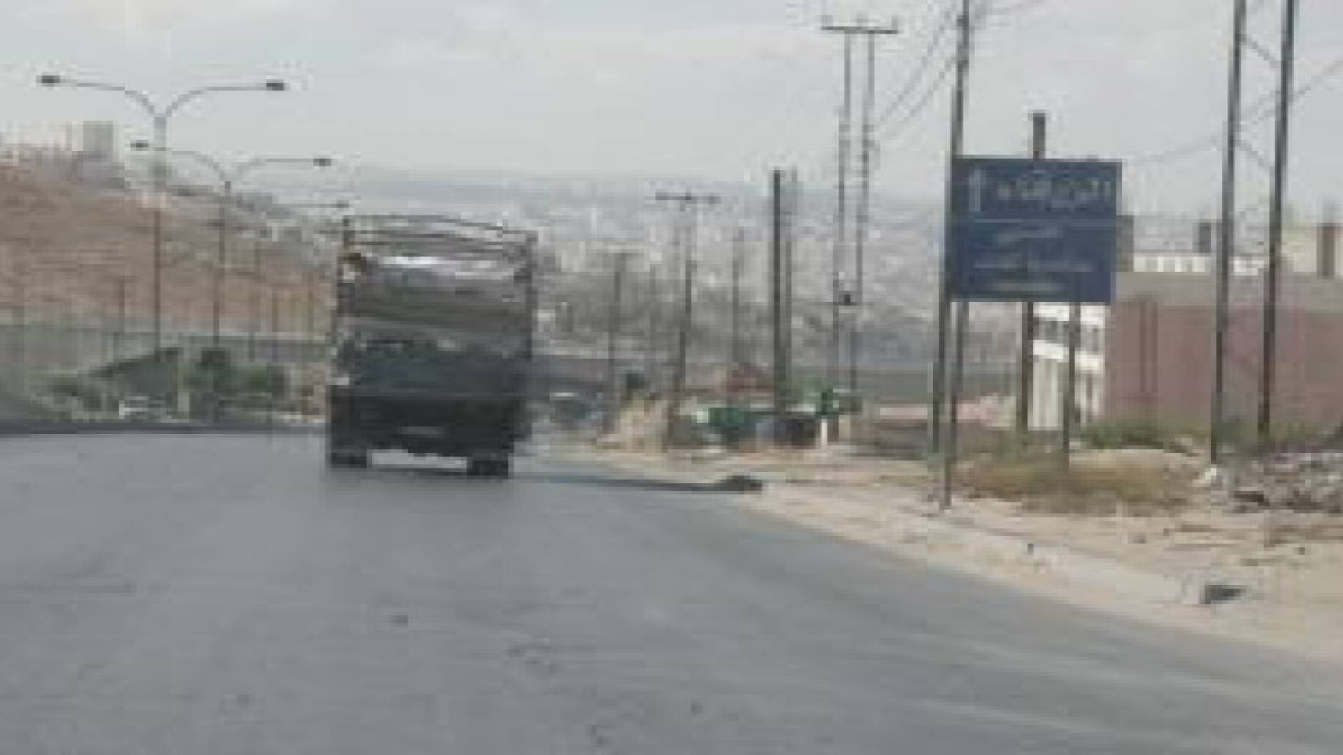 تحويل السير على شارع الحزام اثر حادث تصادم  6 مركبات بسبب الانجماد