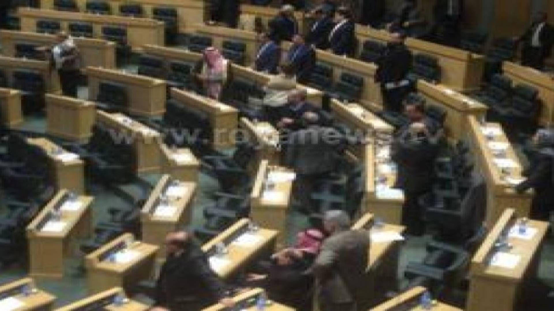 إنعقاد الجلسة مرة ثانية بعد رفعها بسبب فوضى عارمة تحت القبة  .. تفاصيل