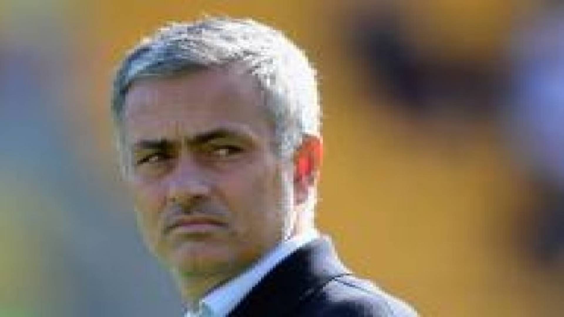 مورينيو يلقي اللوم على التحكيم في مباراة بورنموث